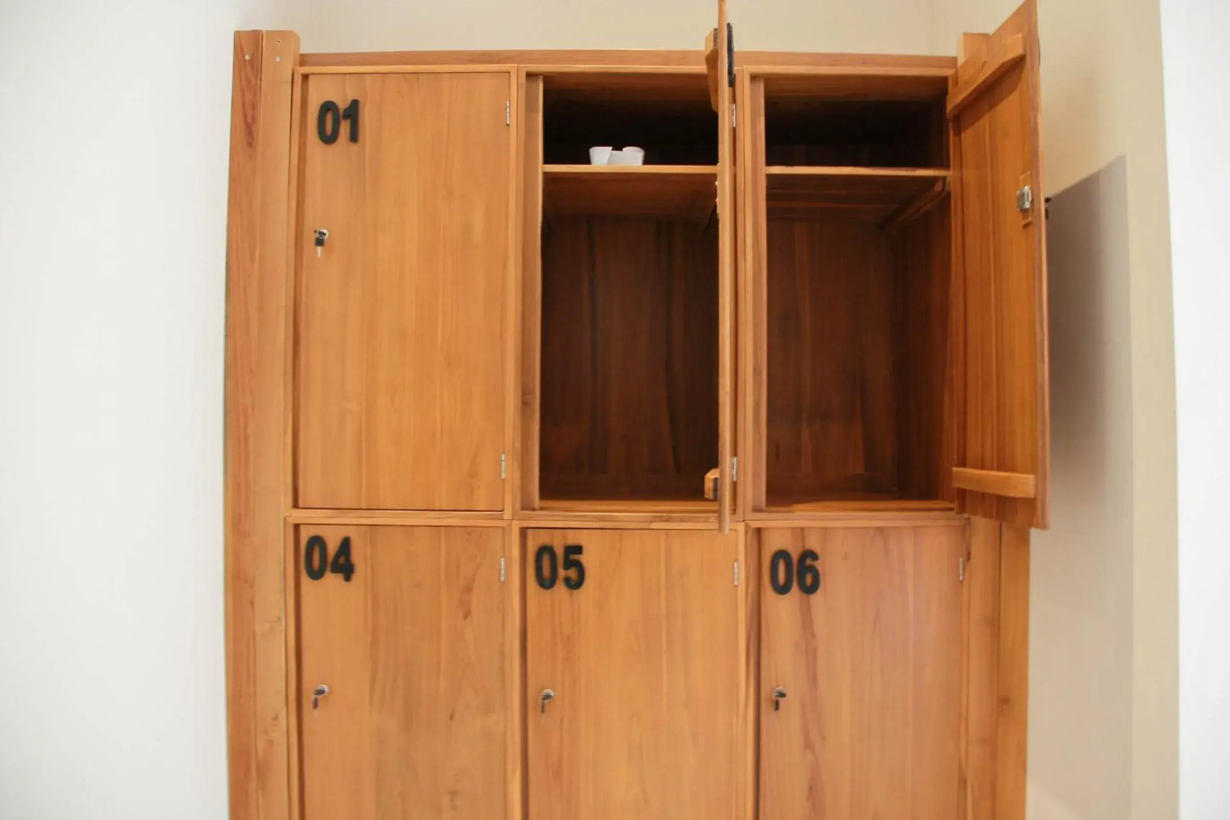 Bed in 6-Bed Mixed Dormitory Room in Escape Bajo Bed in 6-Bed Mixed Dormitory Room in Escape Bajo