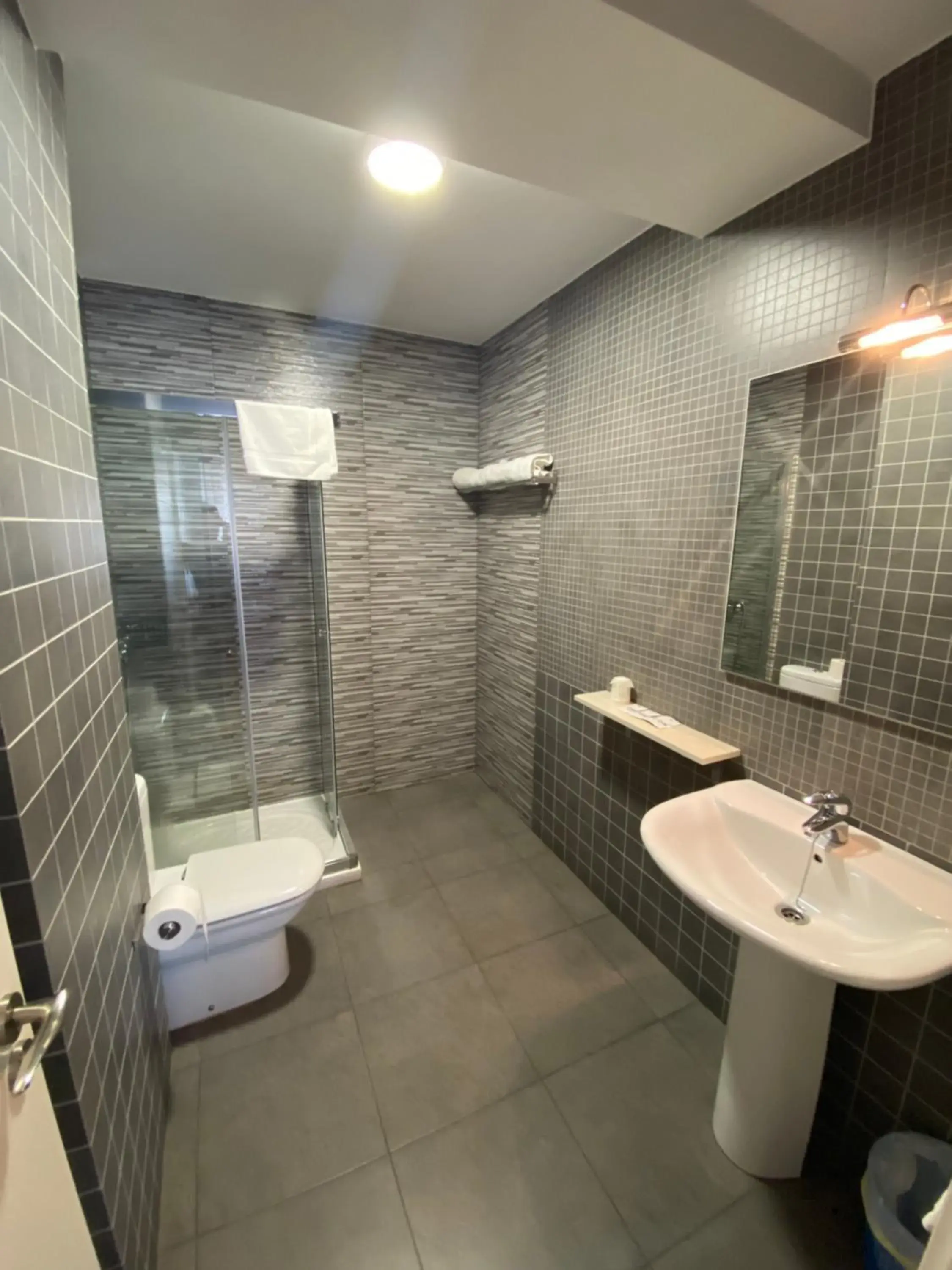 Double with Private Bathroom - single occupancy in dpCristal Double with Private Bathroom - single occupancy in dpCristal