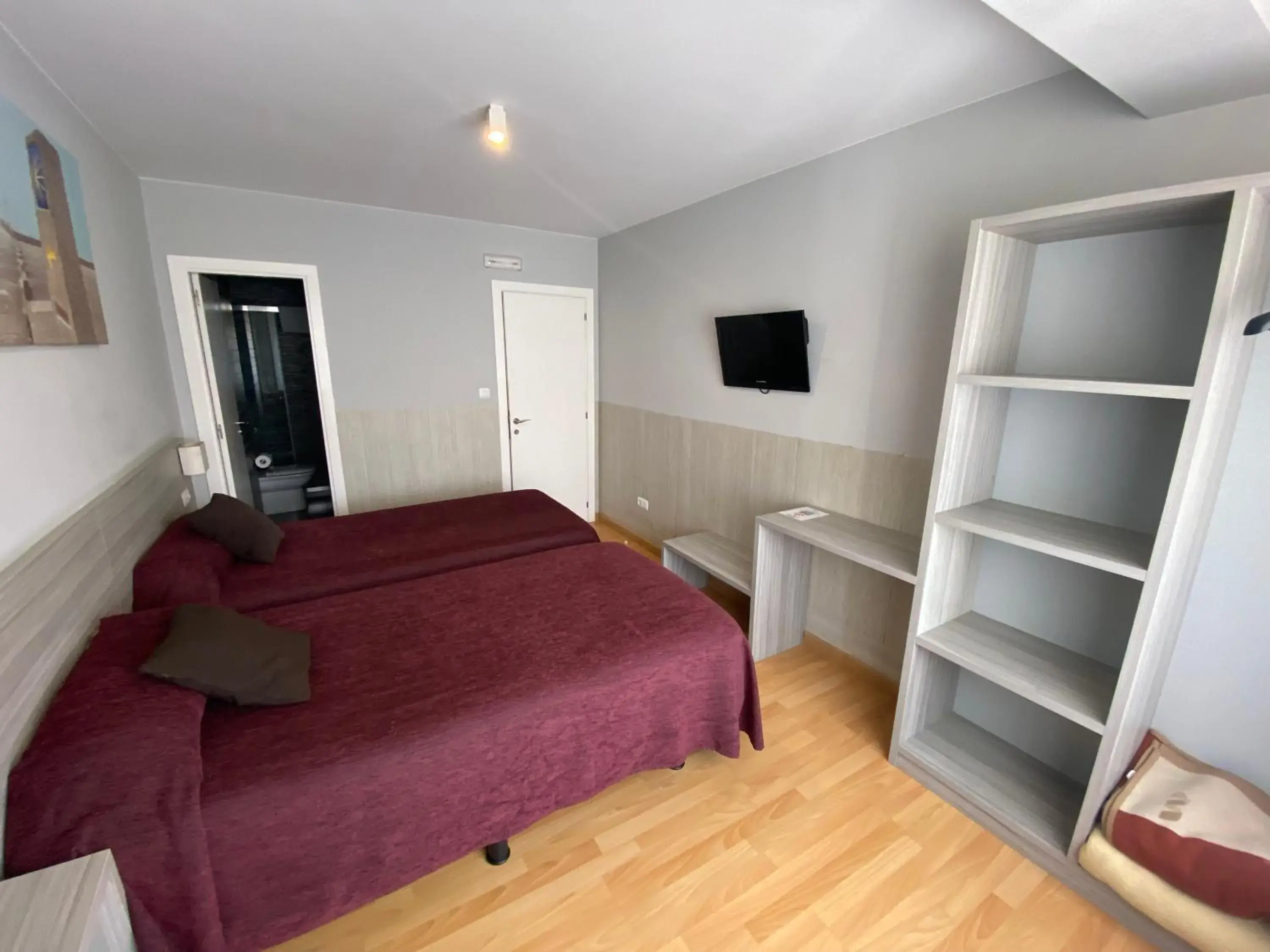 Twin Room with Private Bathroom - single occupancy in dpCristal Twin Room with Private Bathroom - single occupancy in dpCristal