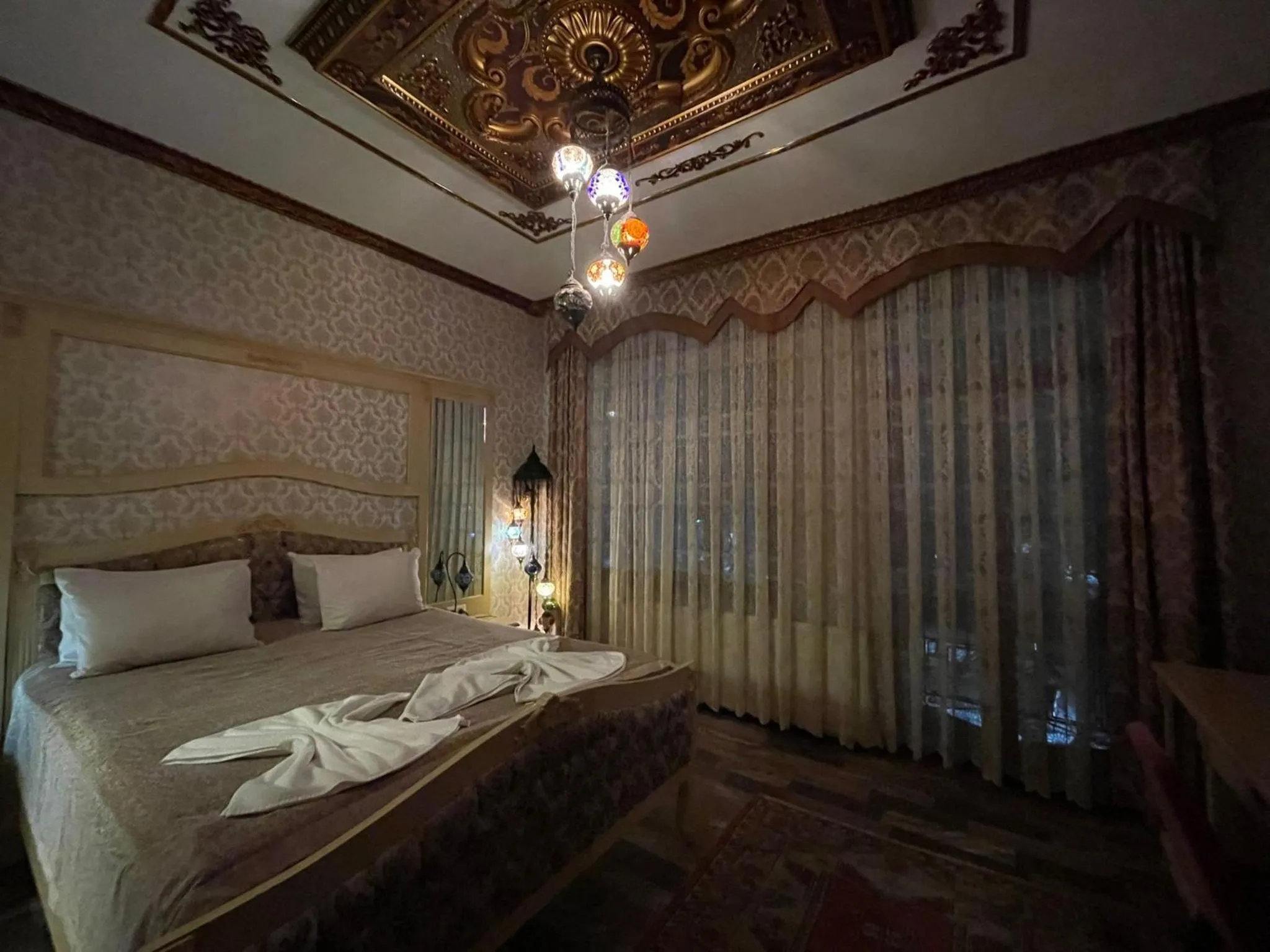Bed in Optimist Hotel