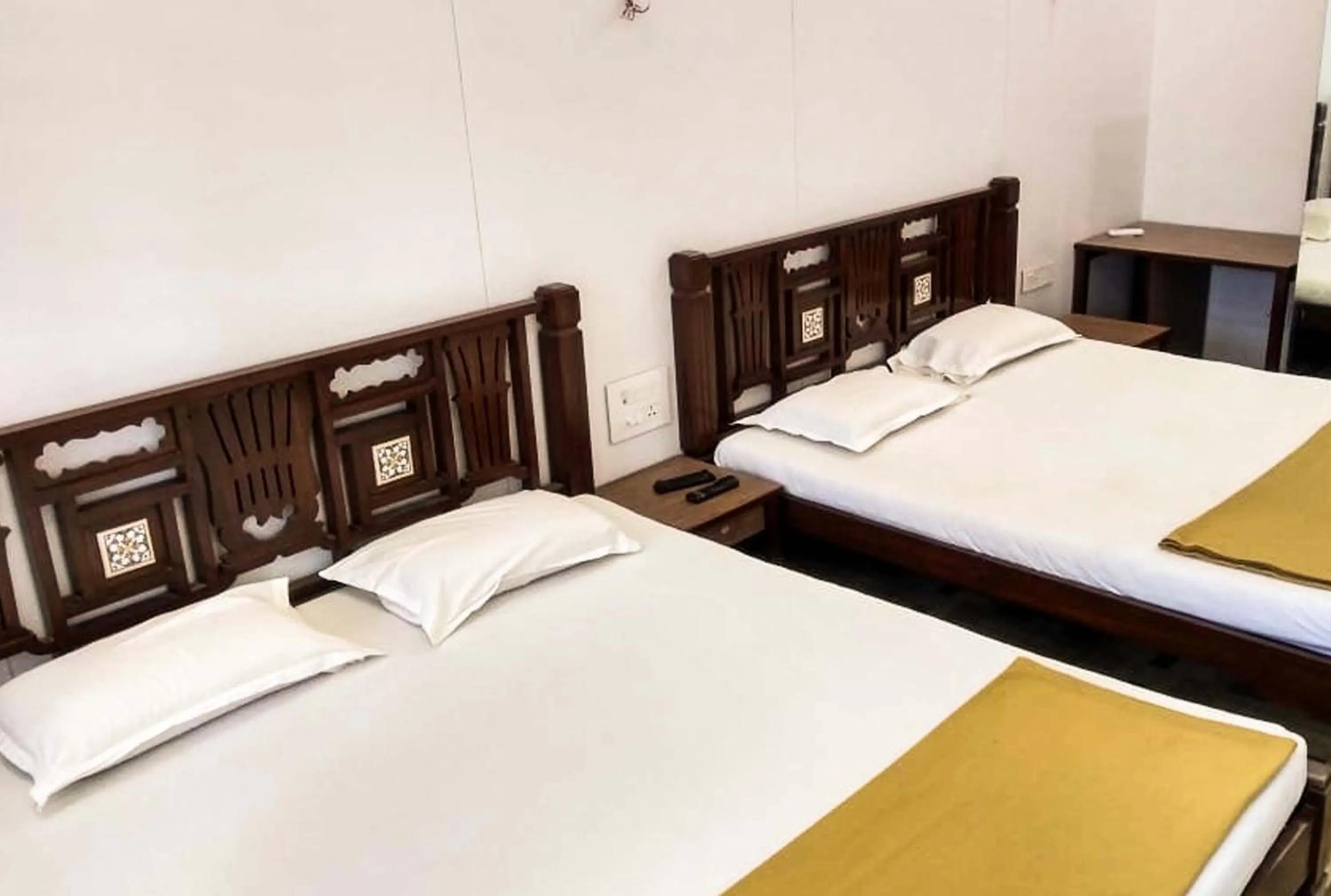 TV and multimedia, Bed in Carlton Hotel Mumbai - Behind Taj Mahal Palace Colaba Mumbai