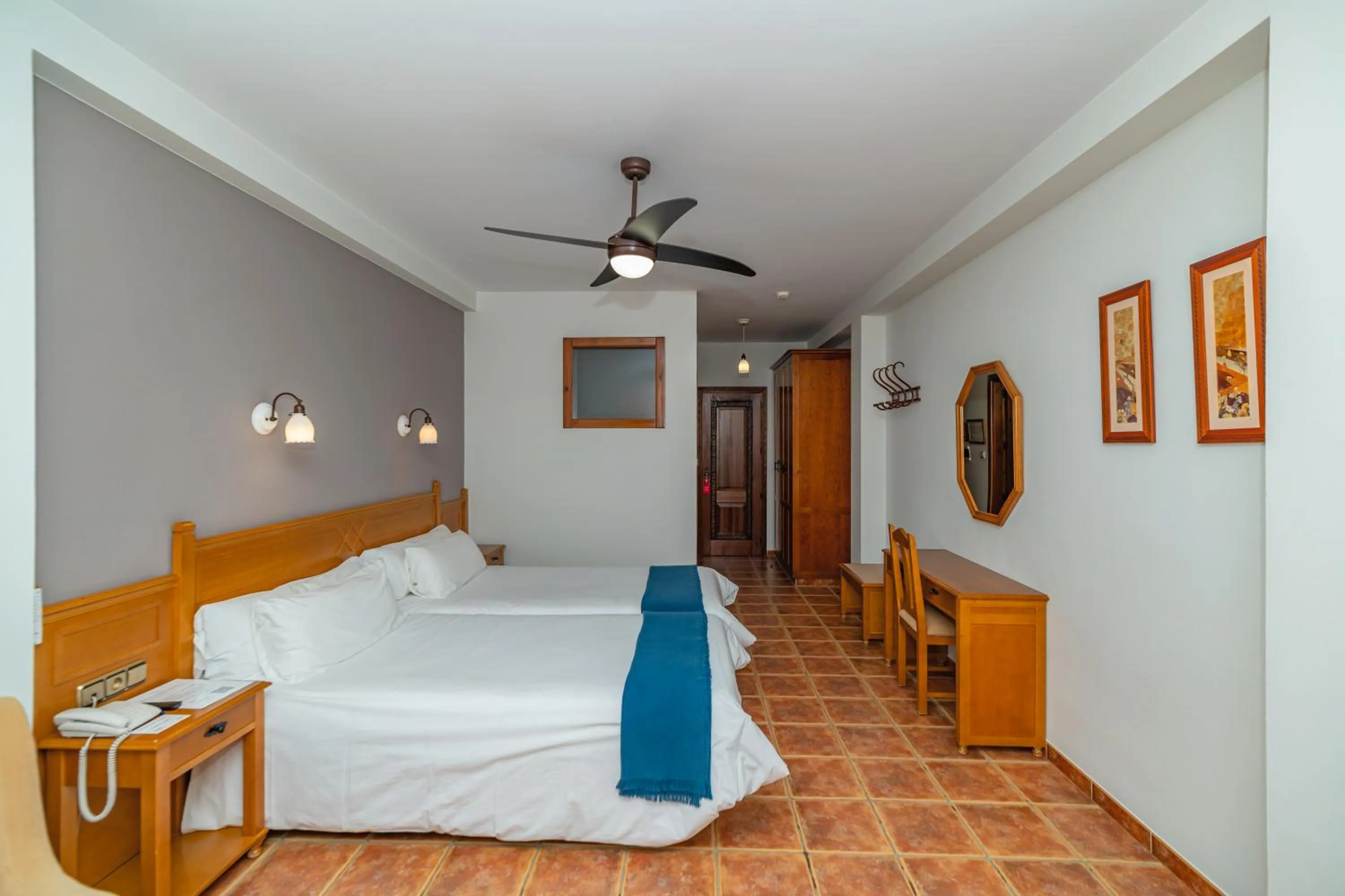 Bed in Hotel La Fragua II