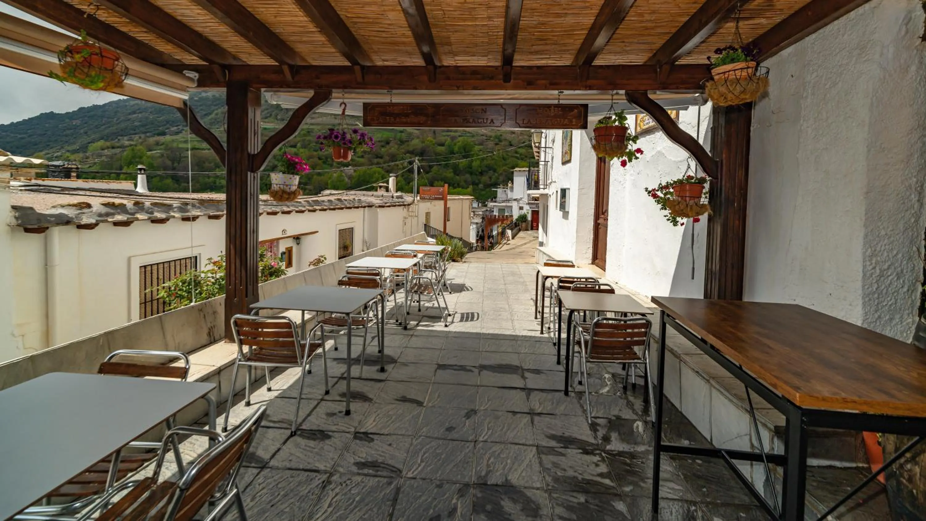 Restaurant/places to eat in Hotel La Fragua II