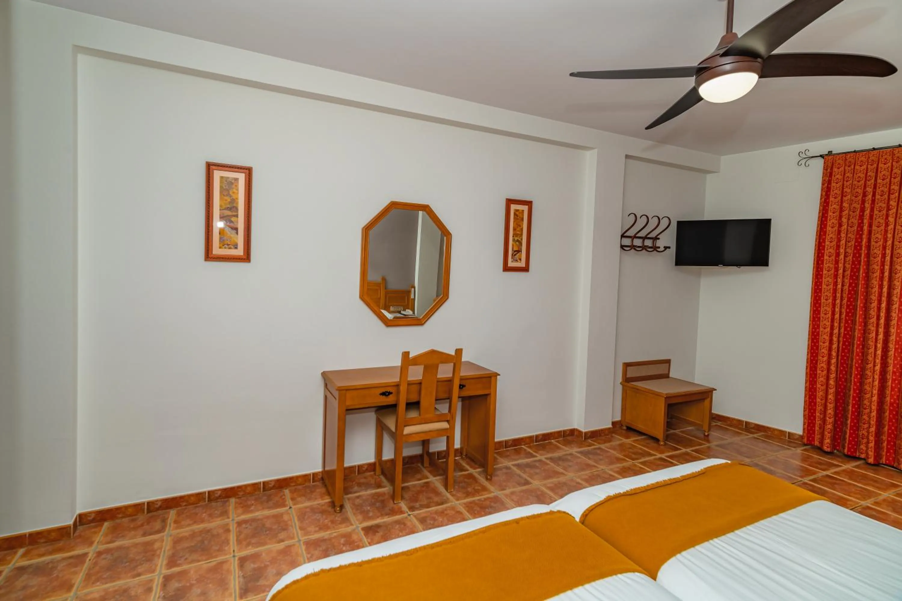 Bedroom, Bed in Hotel La Fragua II