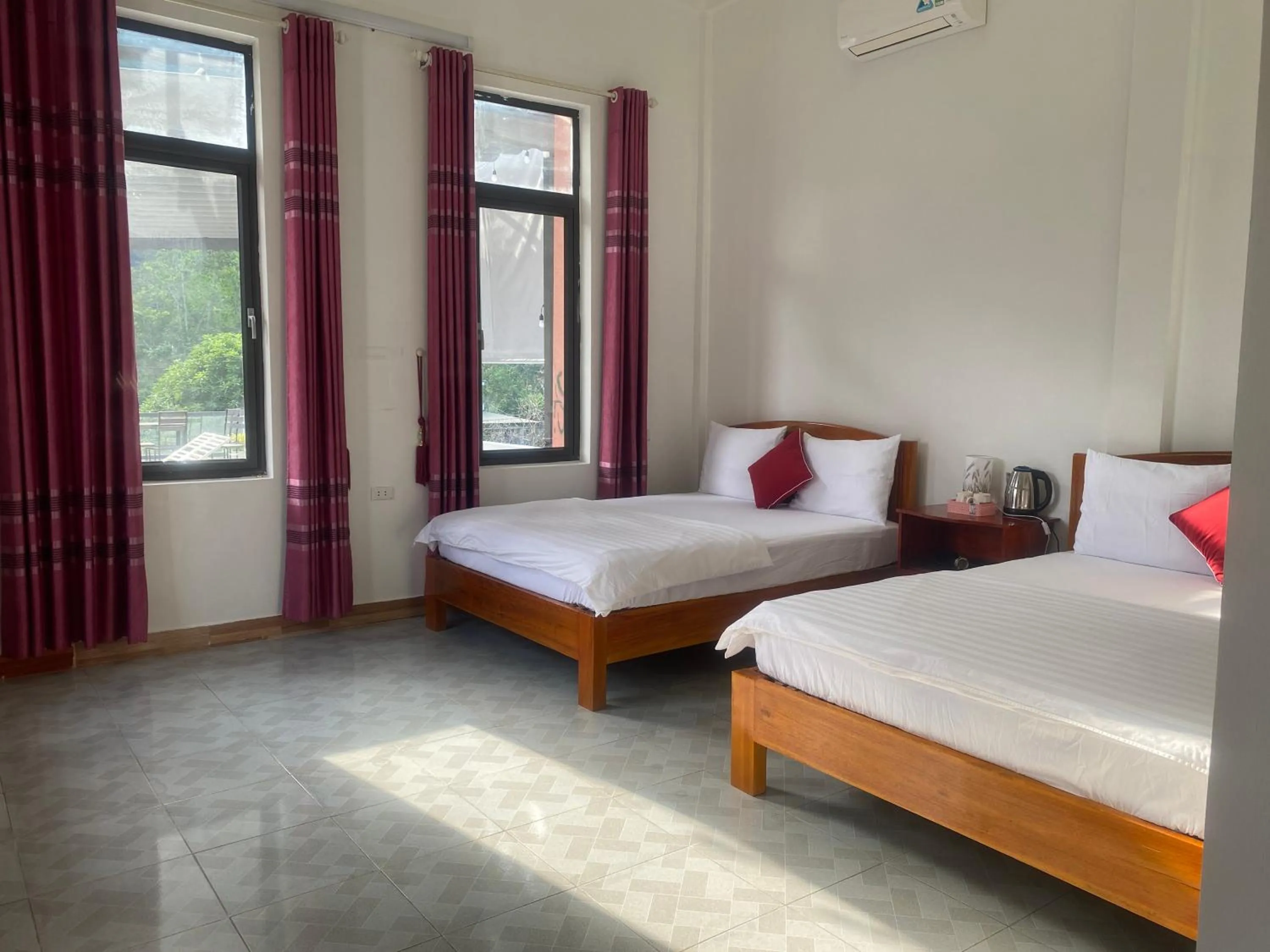 View (from property/room), Bed in Phong Nha - Tien's Cozy Homestay