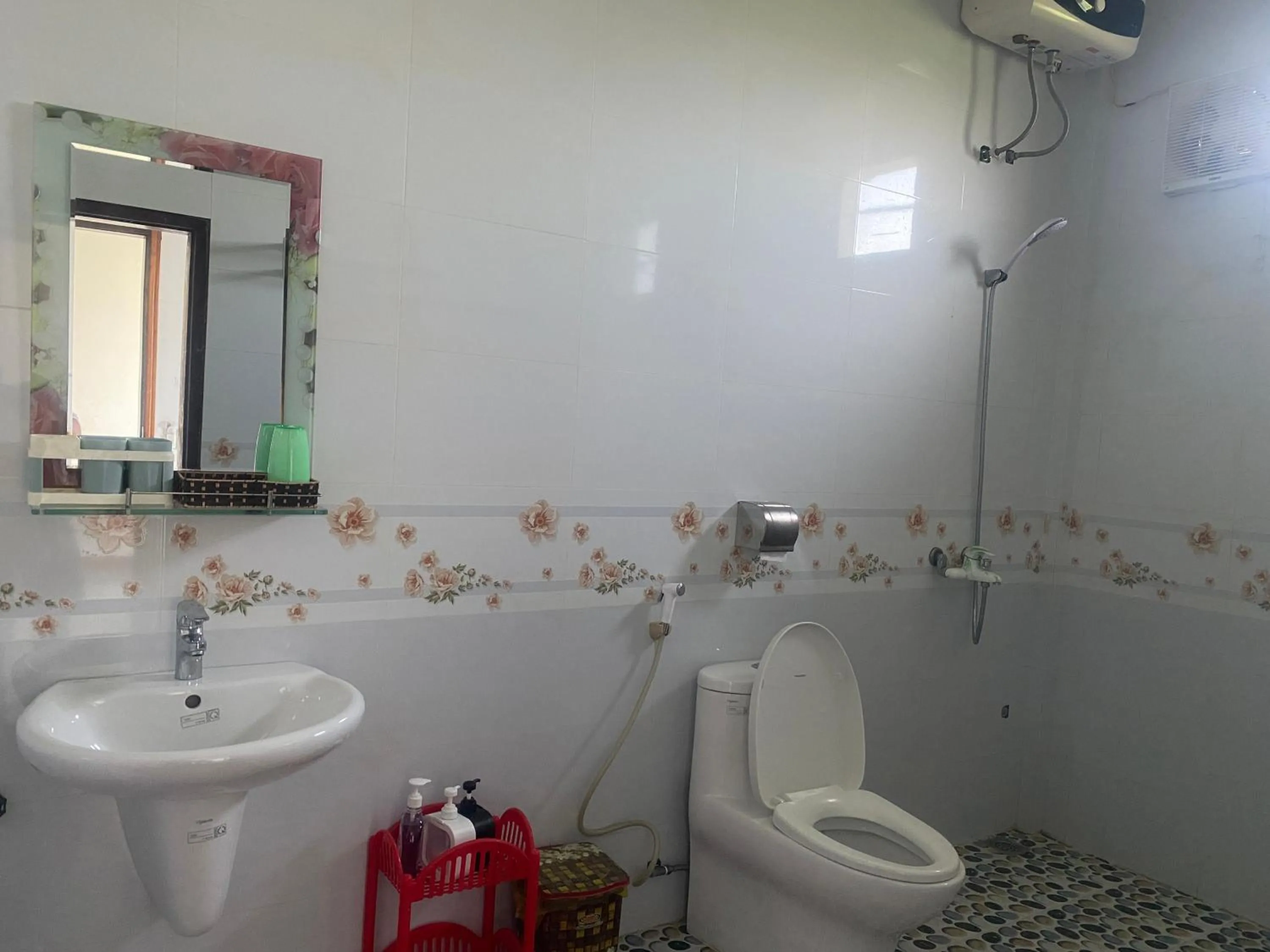 Shower in Phong Nha - Tien's Cozy Homestay