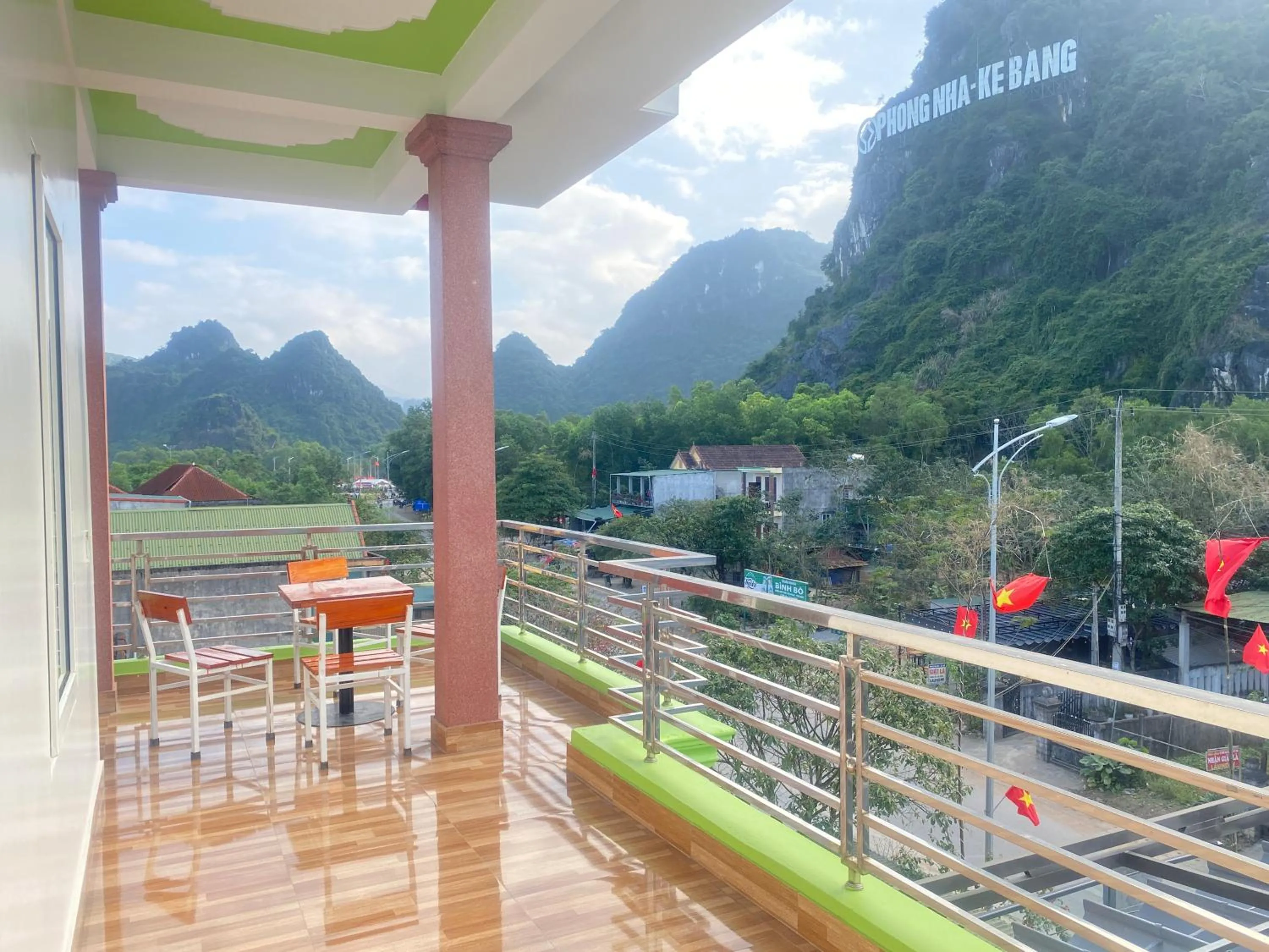 Patio in Phong Nha - Tien's Cozy Homestay