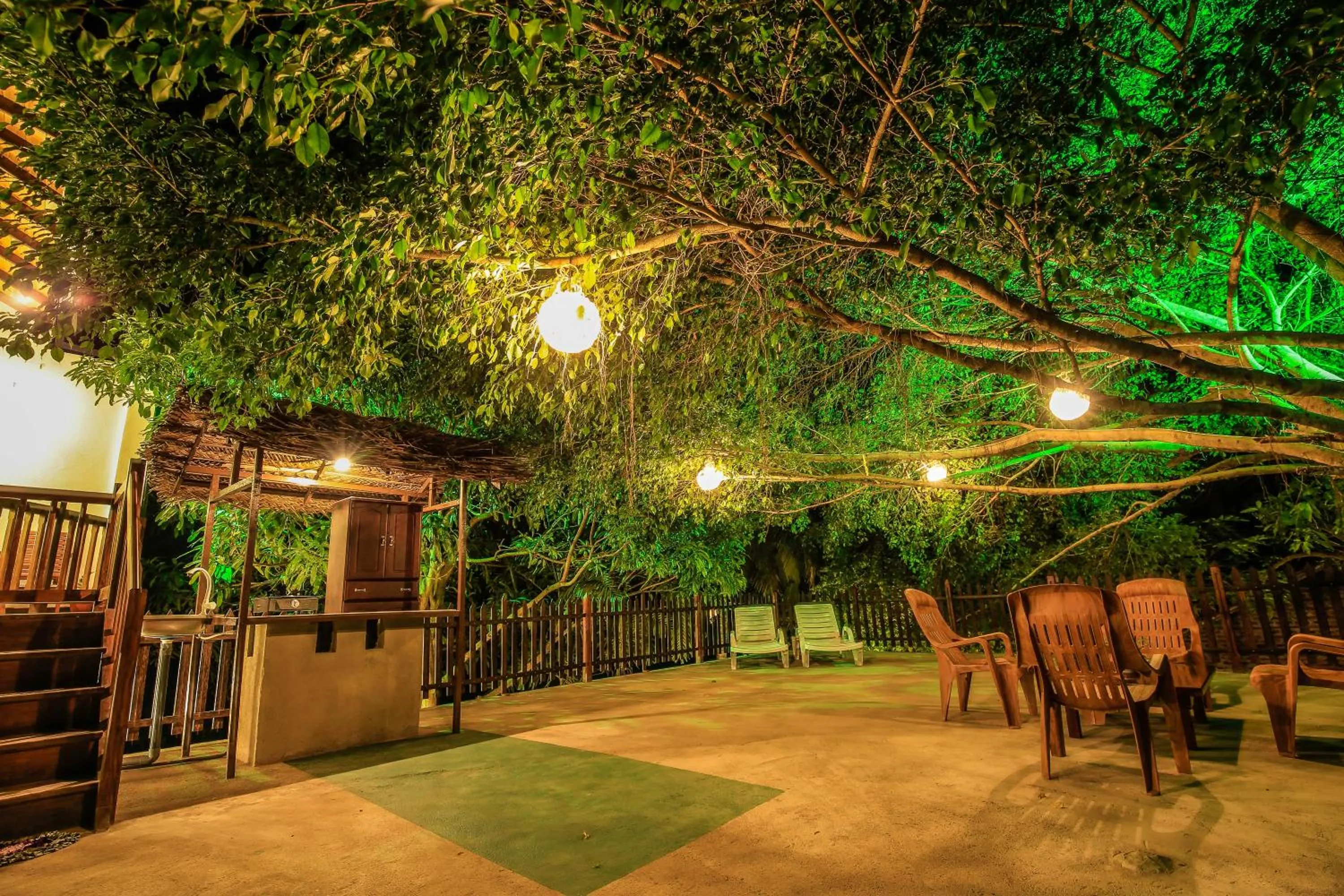 Restaurant/places to eat in Amazing Villa