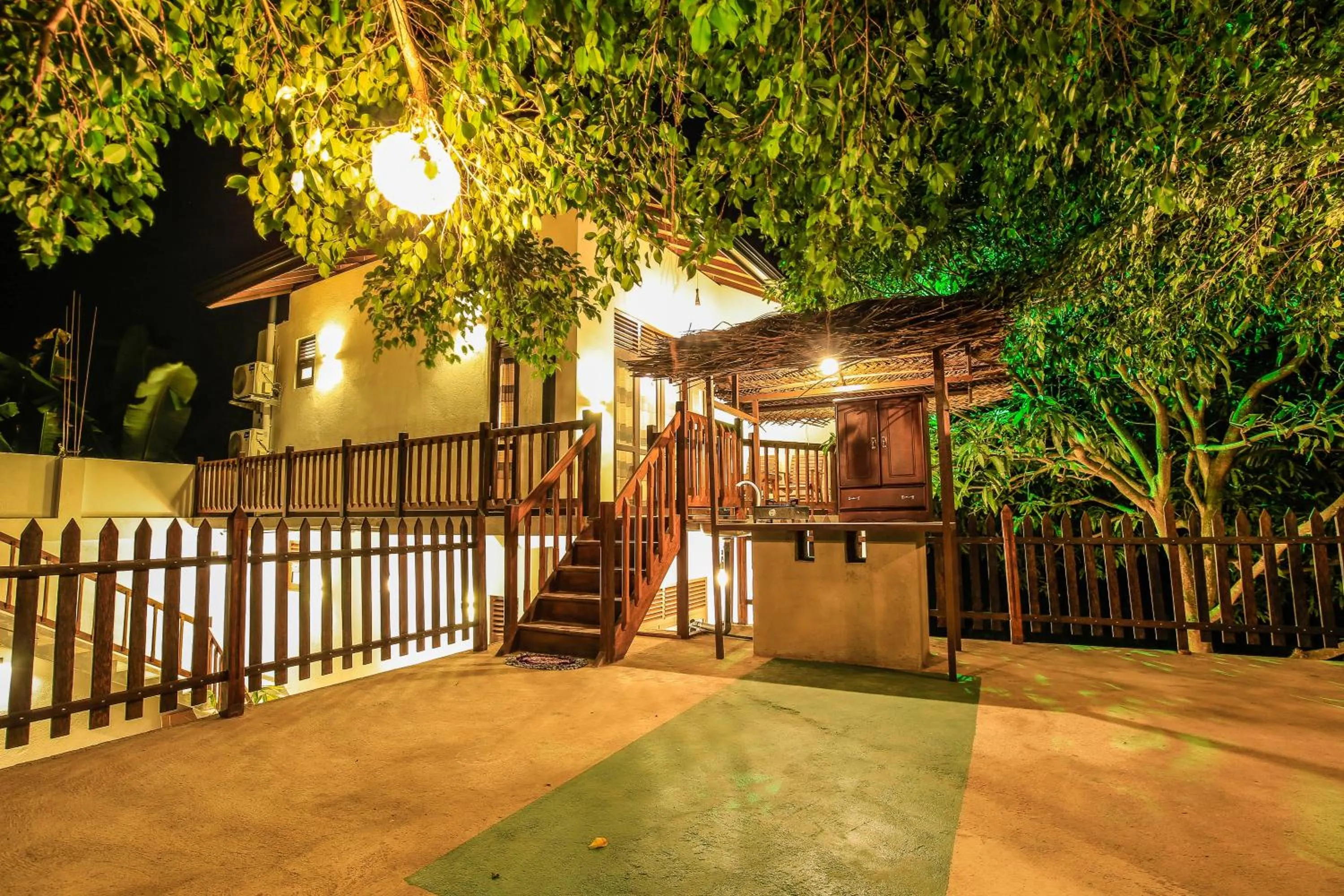 Restaurant/places to eat in Amazing Villa