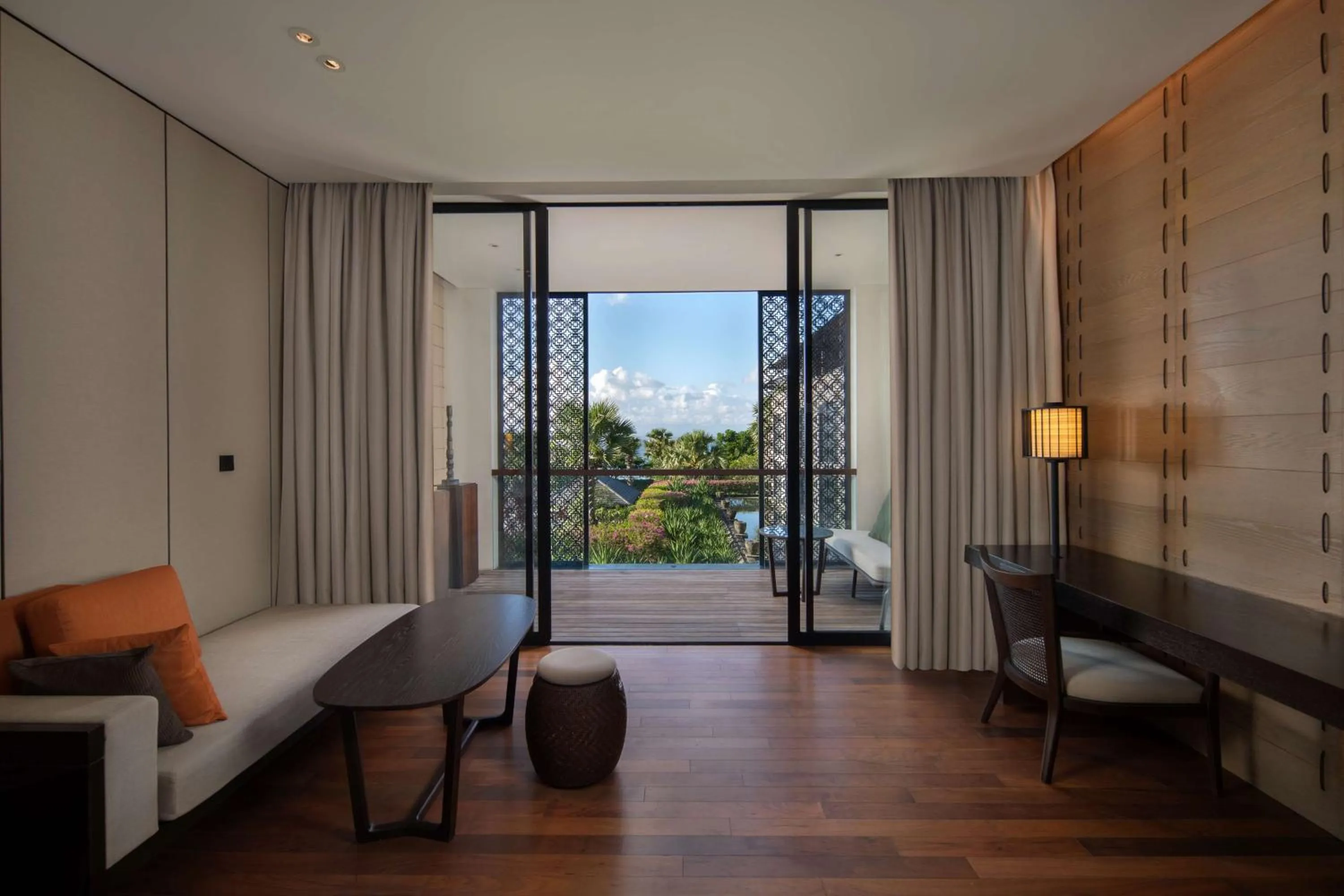 Bedroom, Bed in Radisson Blu Bali Uluwatu