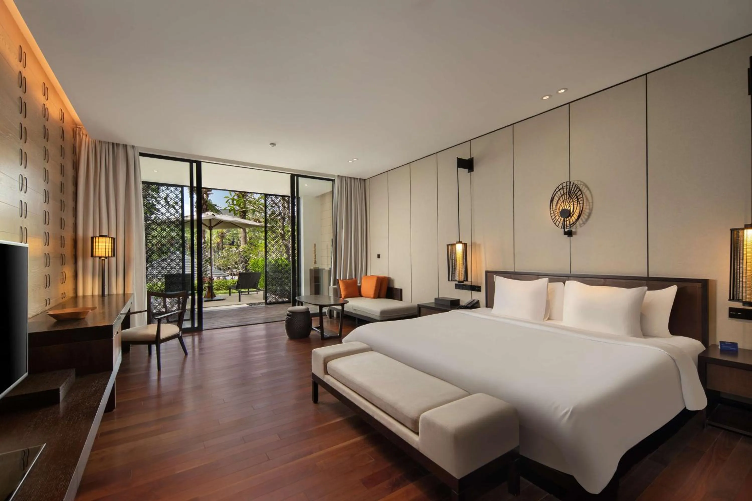 Bedroom, Bed in Radisson Blu Bali Uluwatu