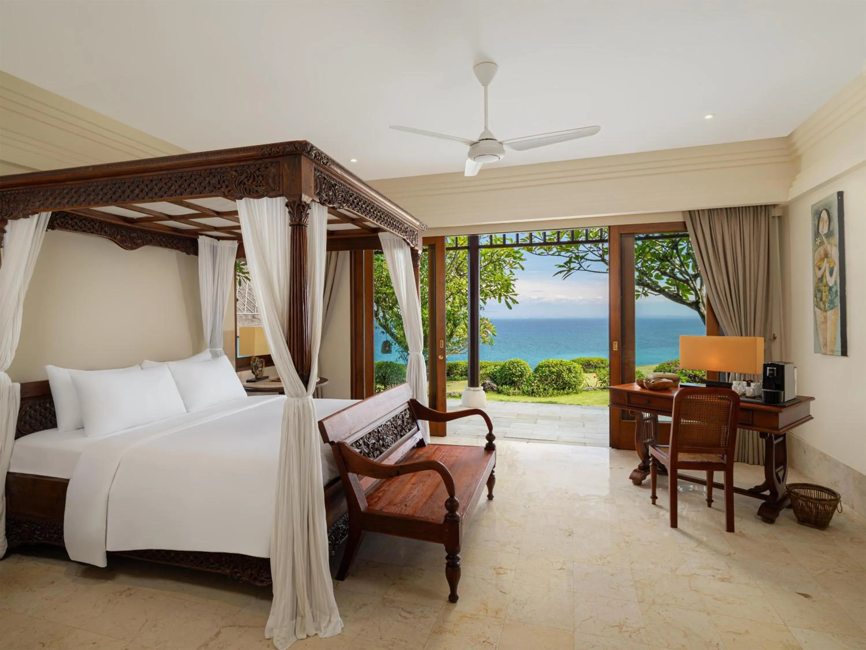 Bedroom, Bed in Radisson Blu Bali Uluwatu