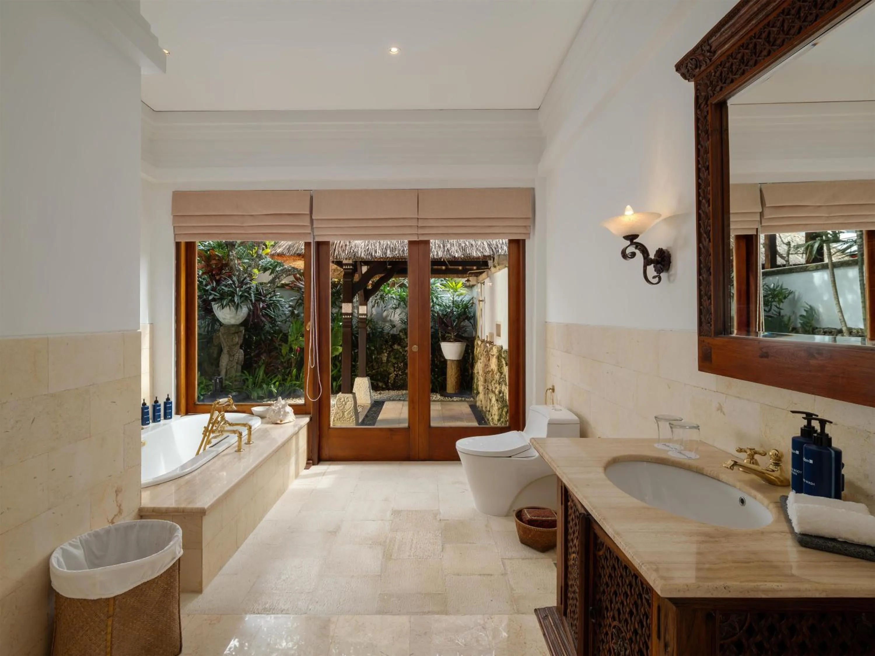 Bathroom in Radisson Blu Bali Uluwatu