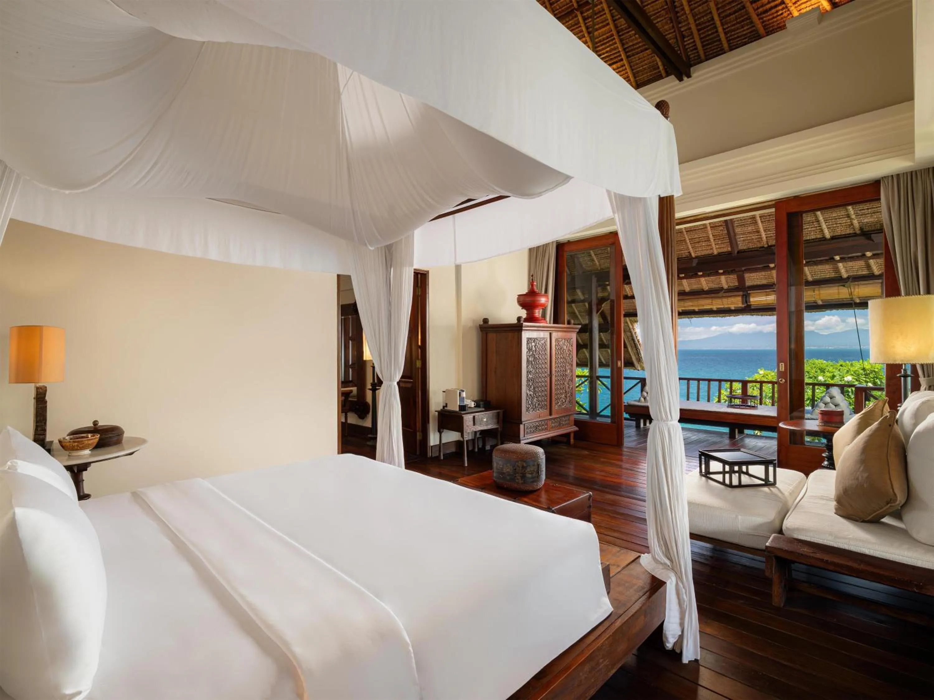 Photo of the whole room, Bed in Radisson Blu Bali Uluwatu