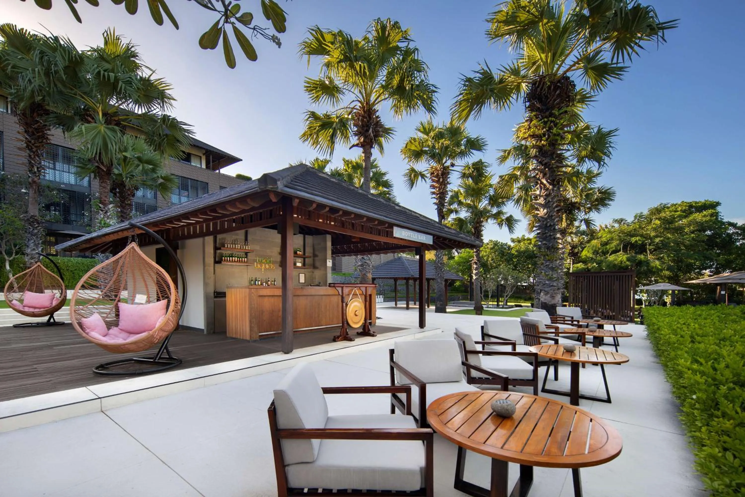 Lounge or bar in Radisson Blu Bali Uluwatu