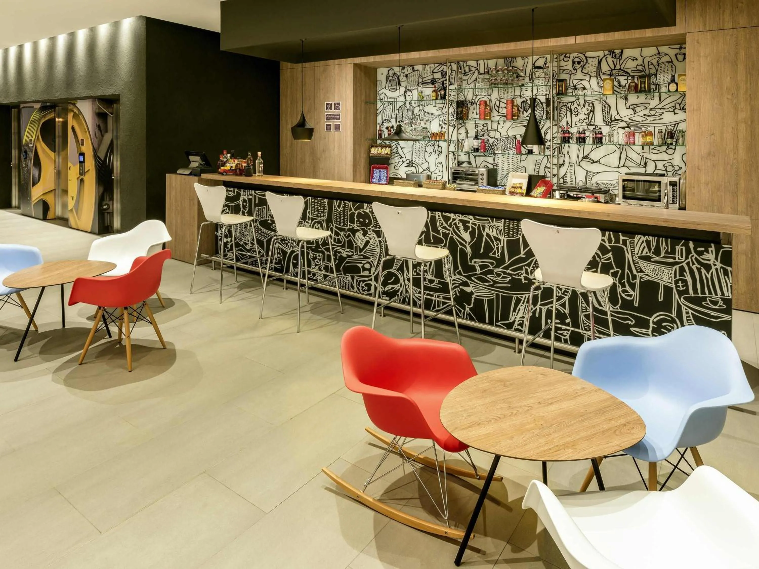 Lounge or bar in Hotel Ibis Cali Granada