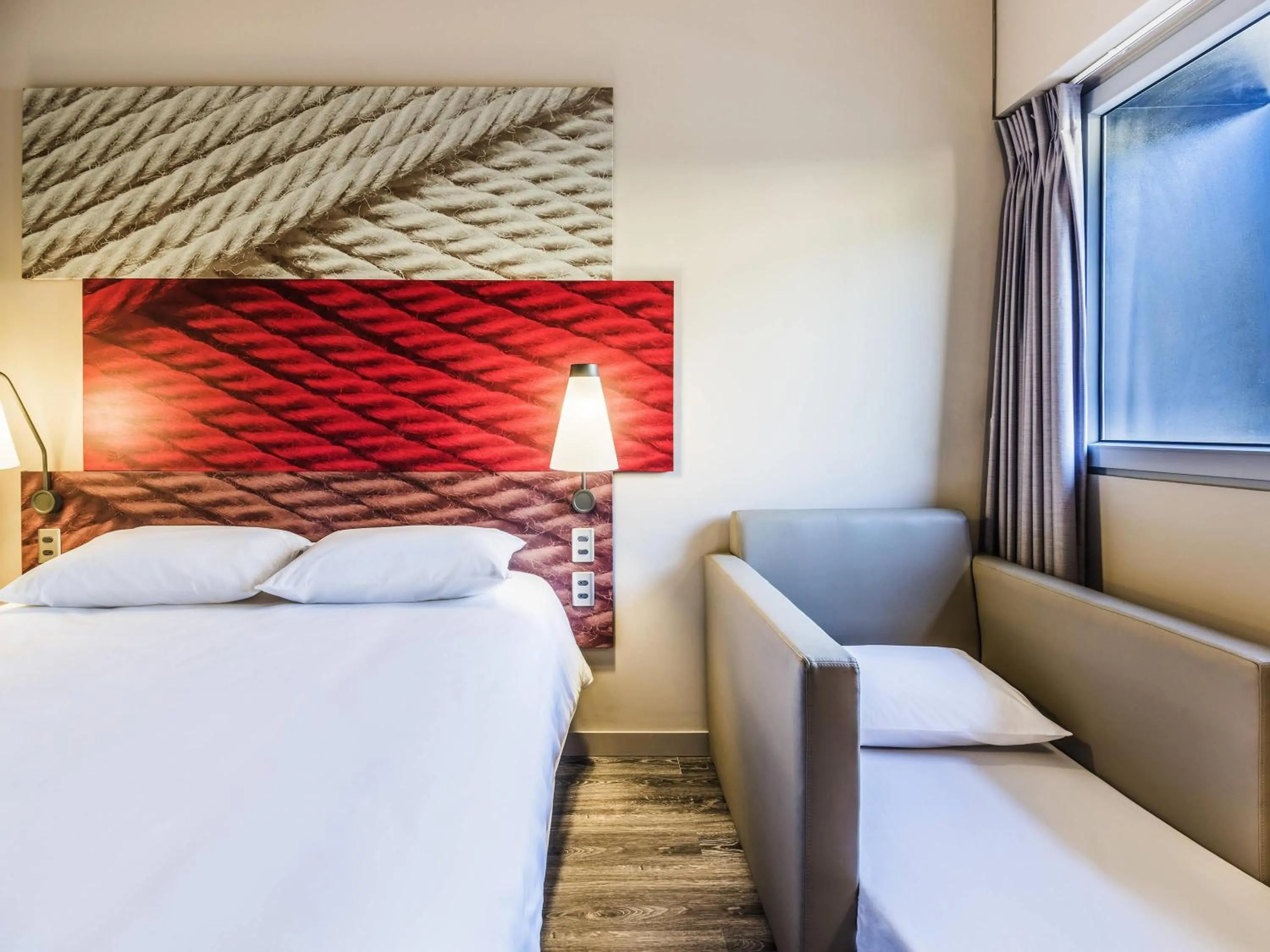 Bedroom, Bed in Hotel Ibis Cali Granada