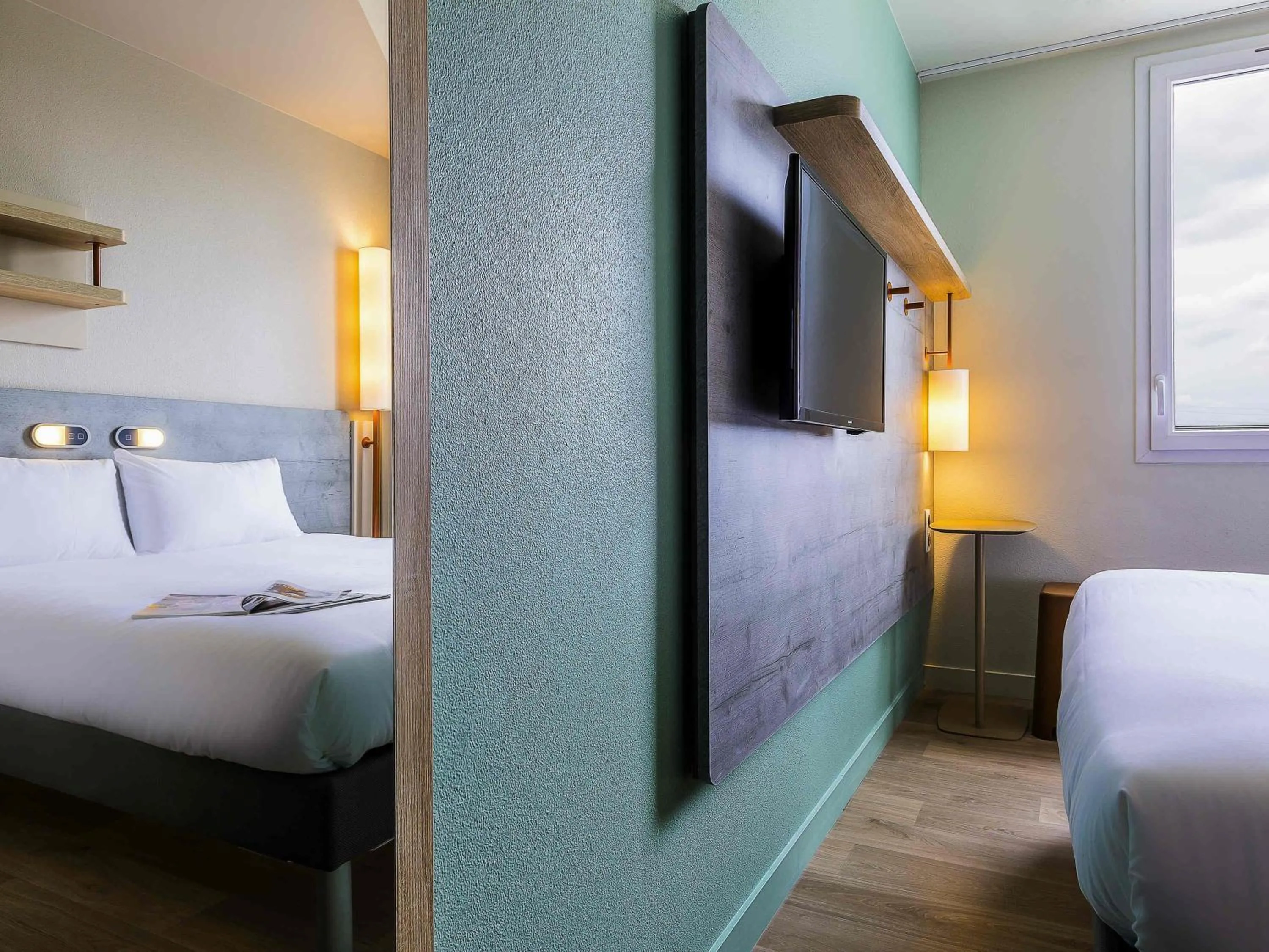 Bedroom, Bed in ibis budget Paris Gennevilliers