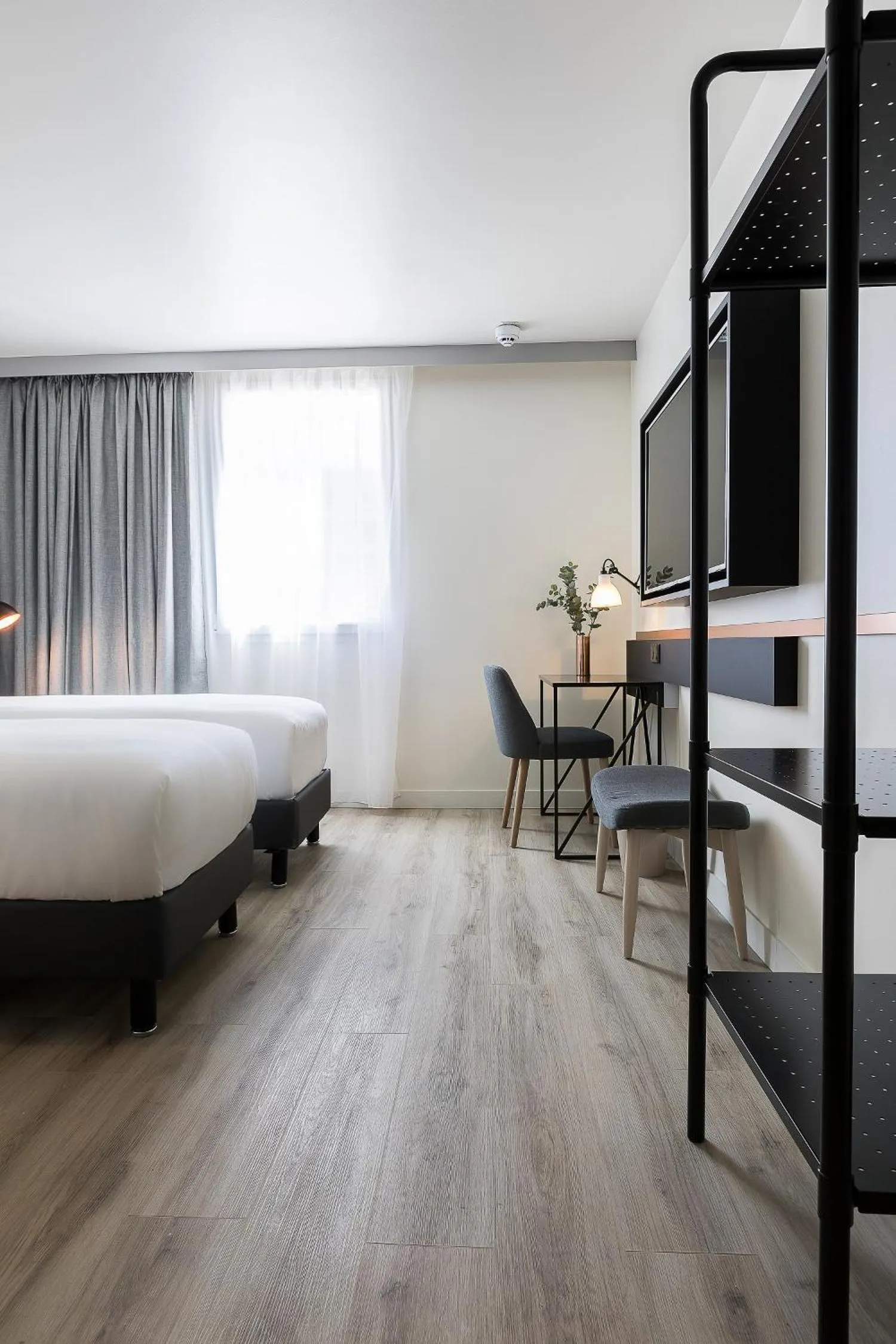 Bedroom, Bed in Hôtel Mercure Paris Gennevilliers