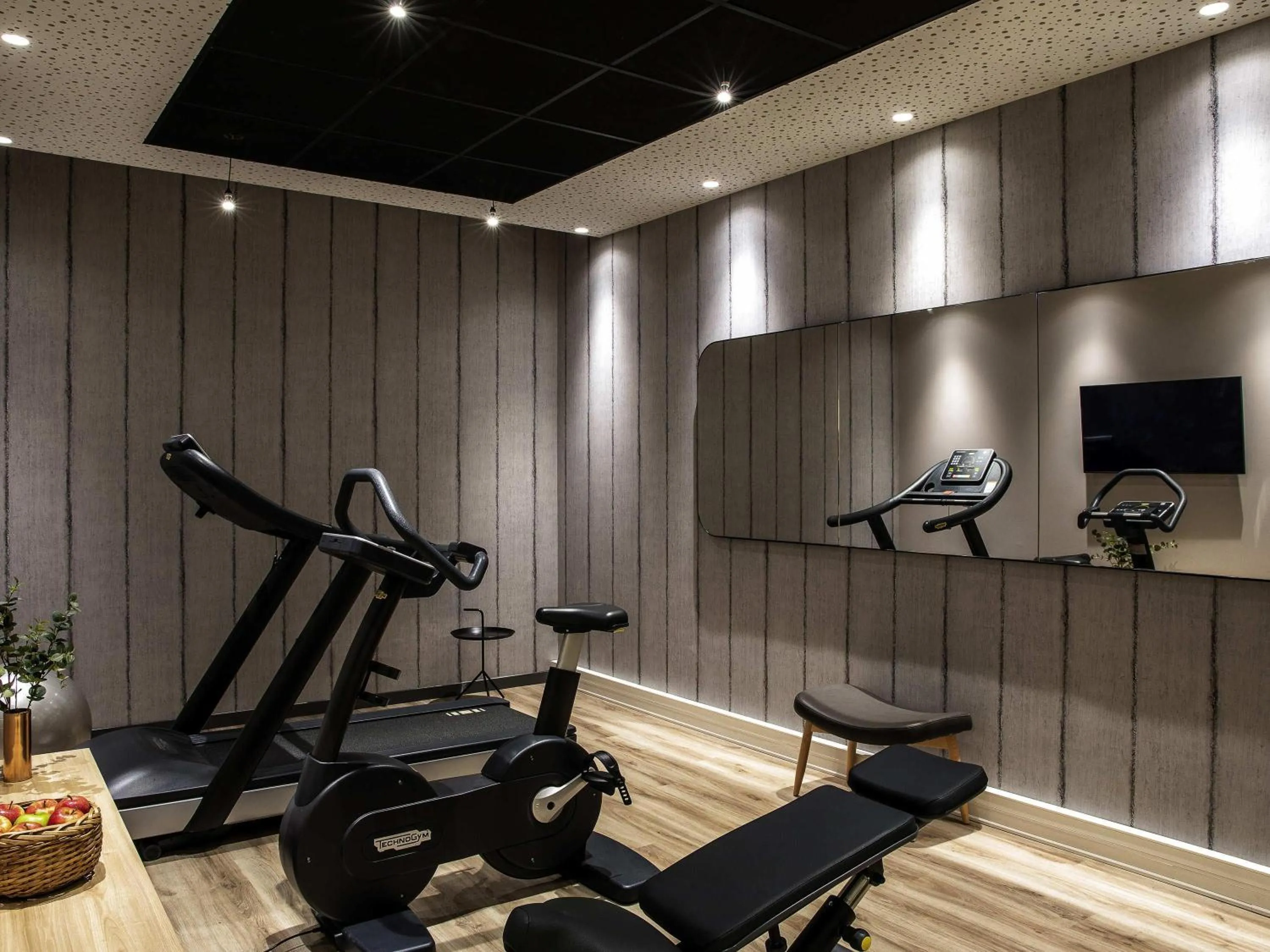Fitness centre/facilities in Hôtel Mercure Paris Gennevilliers