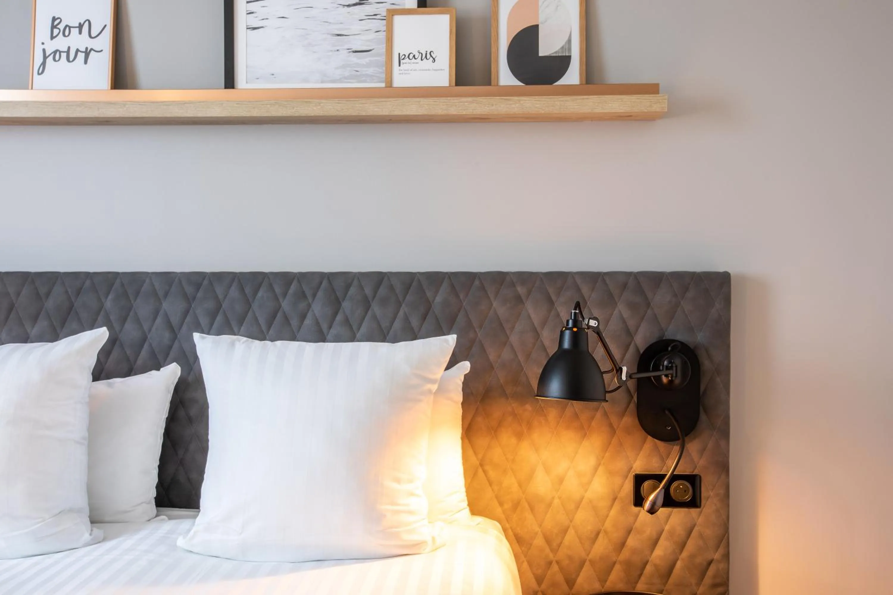 Bed in Hôtel Mercure Paris Gennevilliers