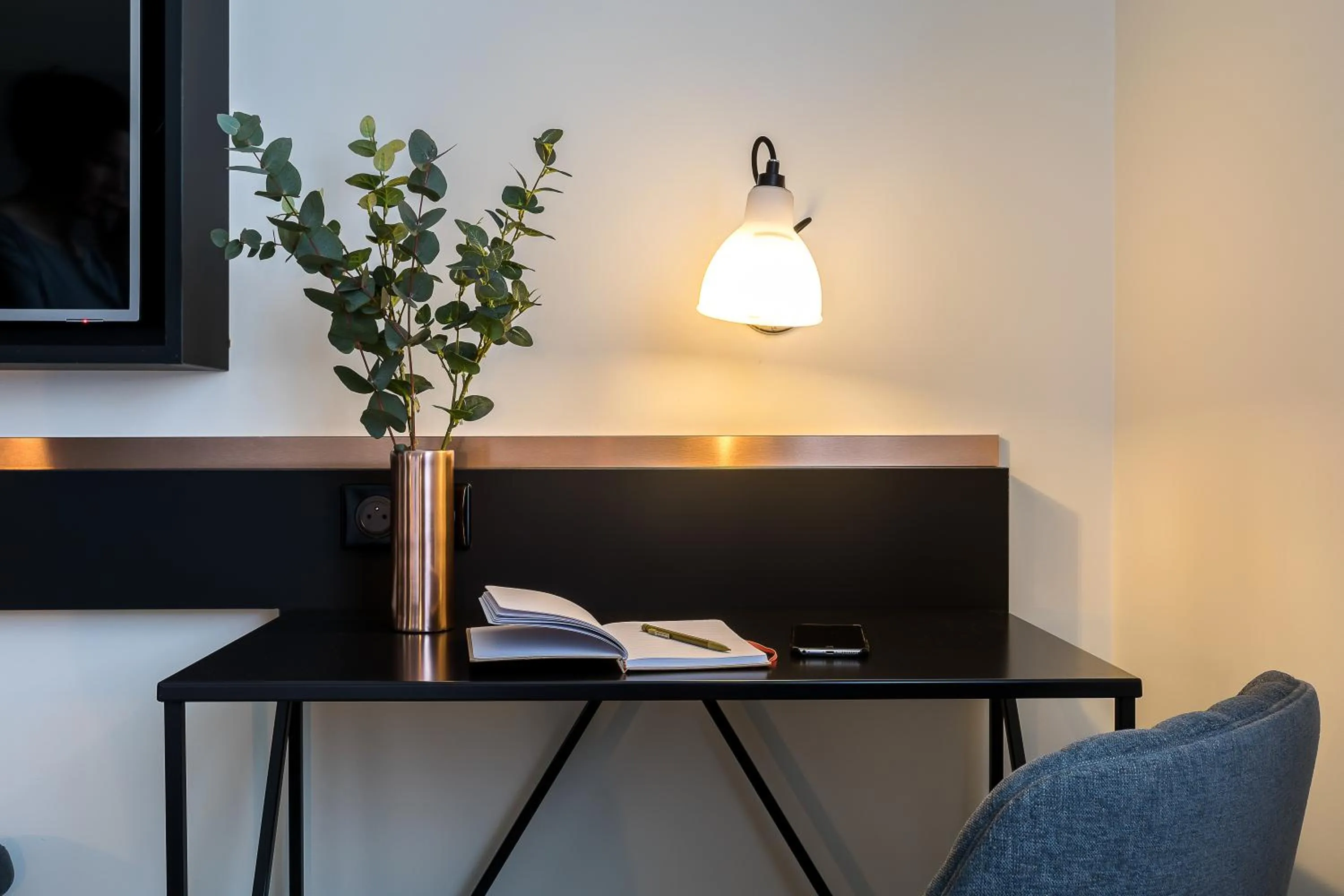 Bedroom in Hôtel Mercure Paris Gennevilliers