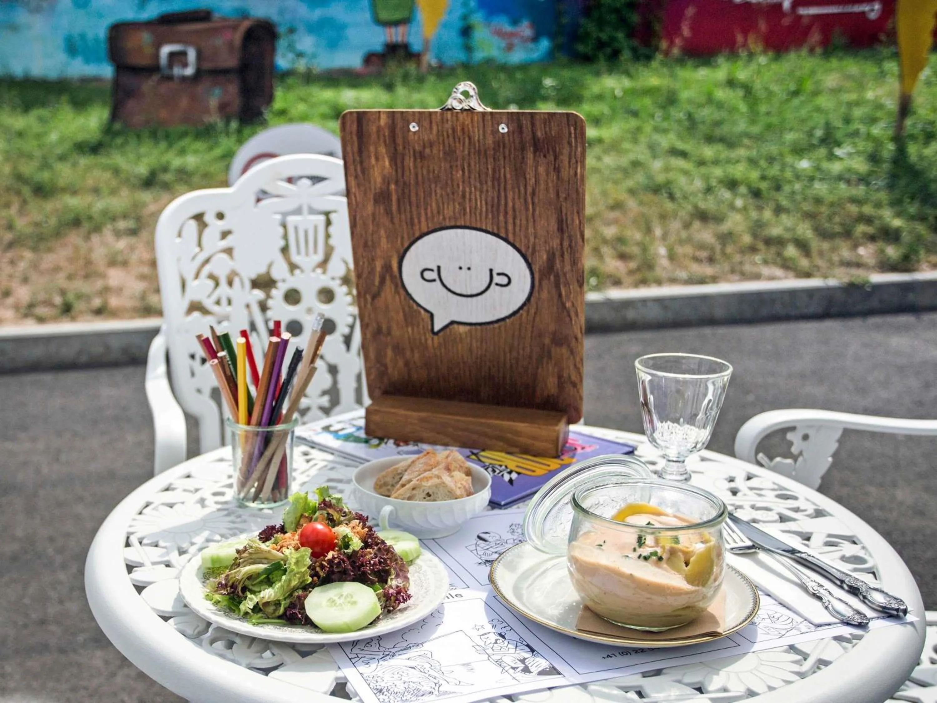 Restaurant/places to eat in ibis Styles Genève Carouge