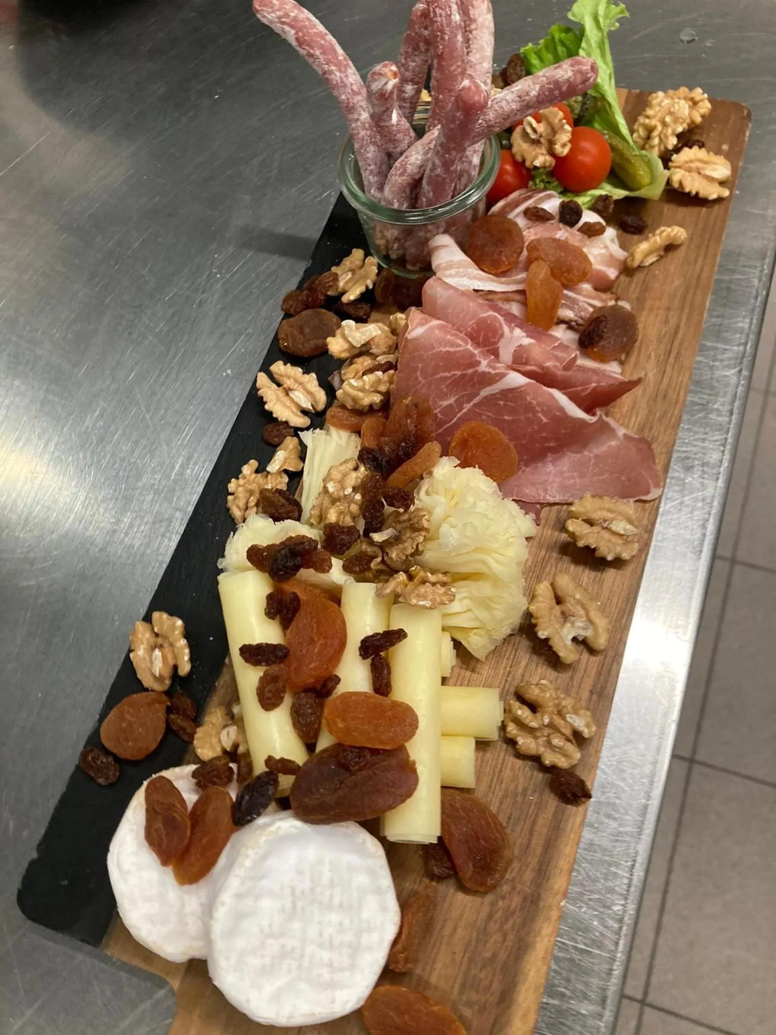 Restaurant/places to eat in ibis Styles Genève Carouge