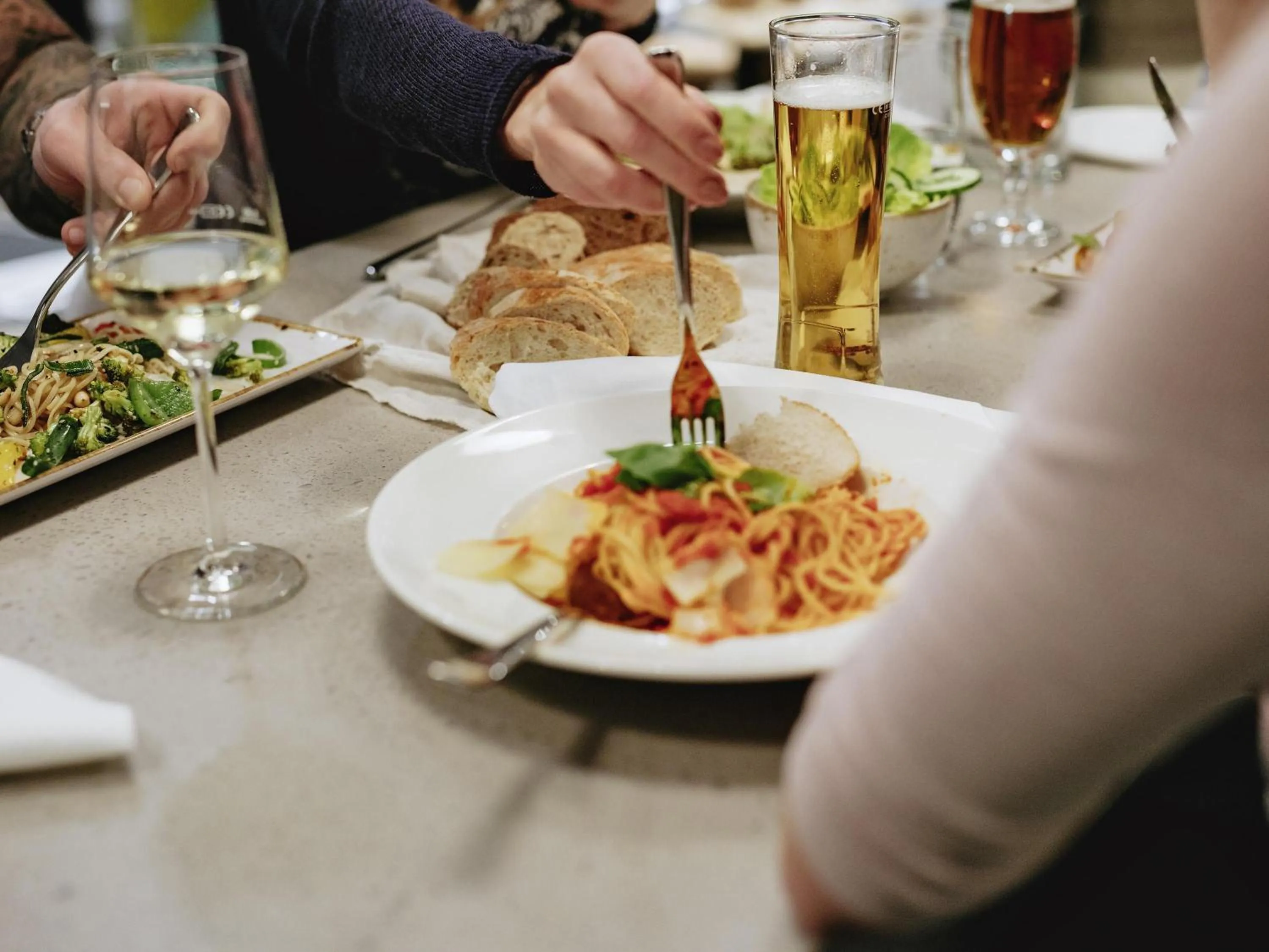 Restaurant/places to eat in ibis Styles Genève Carouge