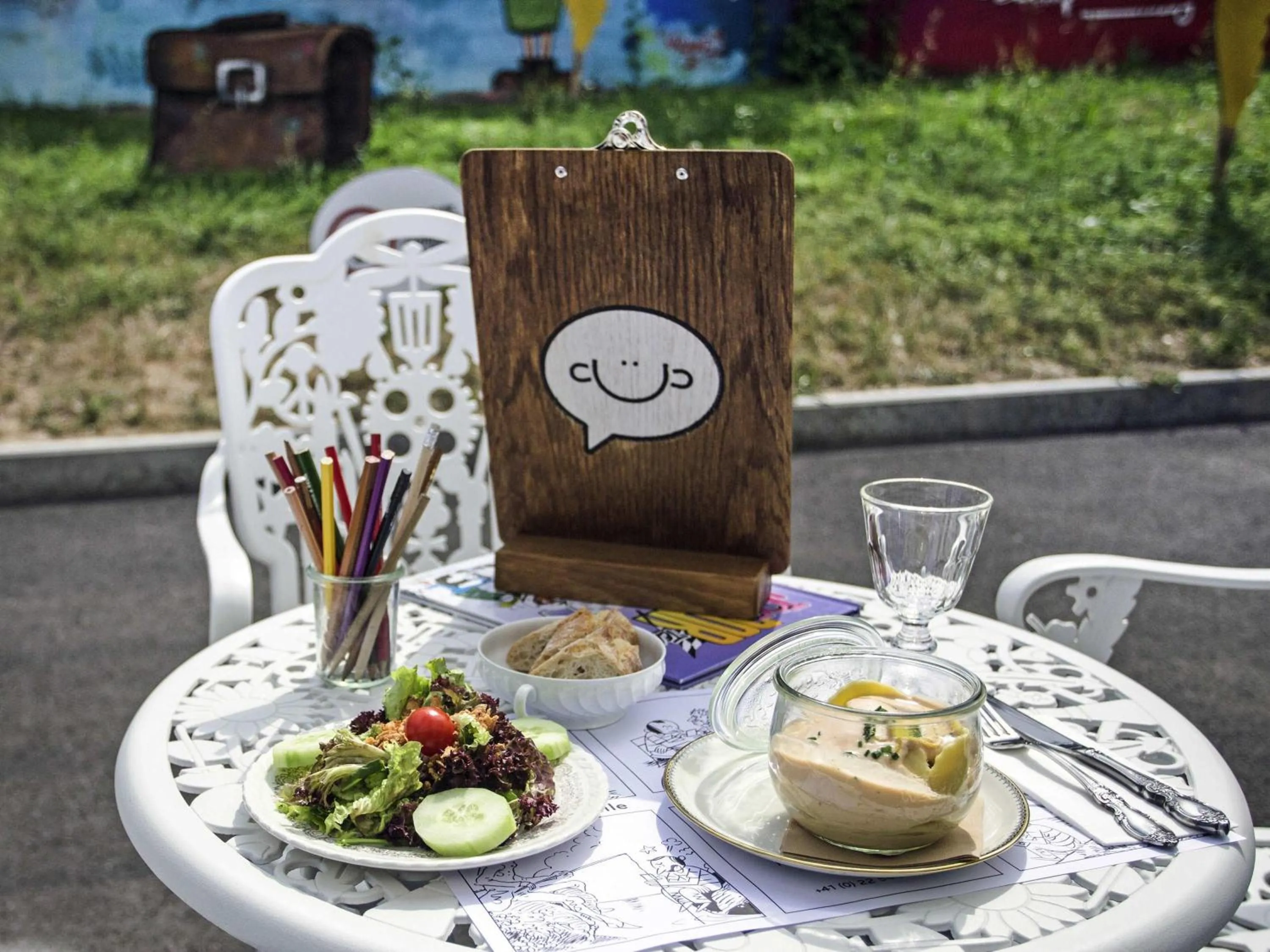 Restaurant/places to eat in ibis Styles Genève Carouge