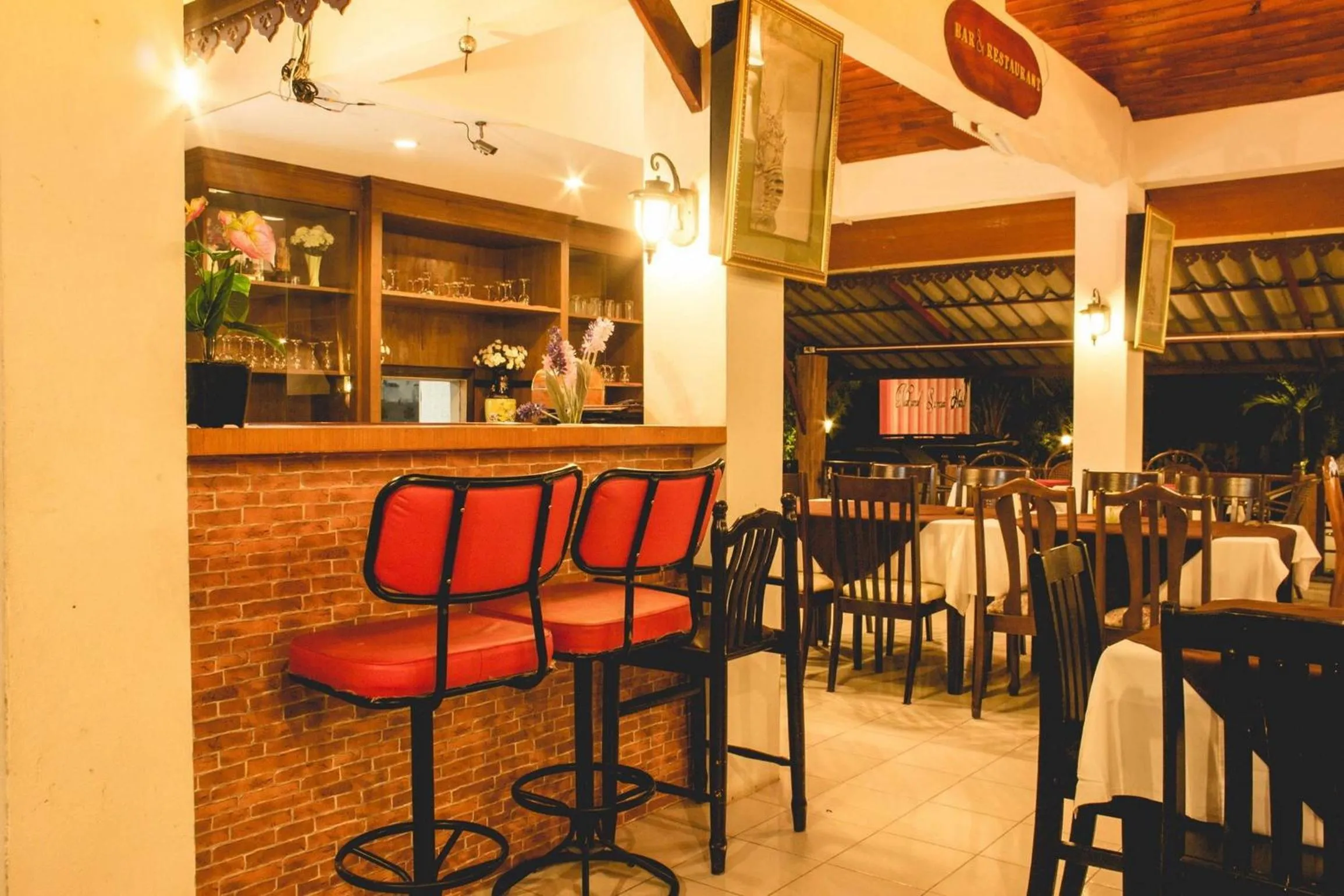 Restaurant/places to eat in Natural Samui Hotel