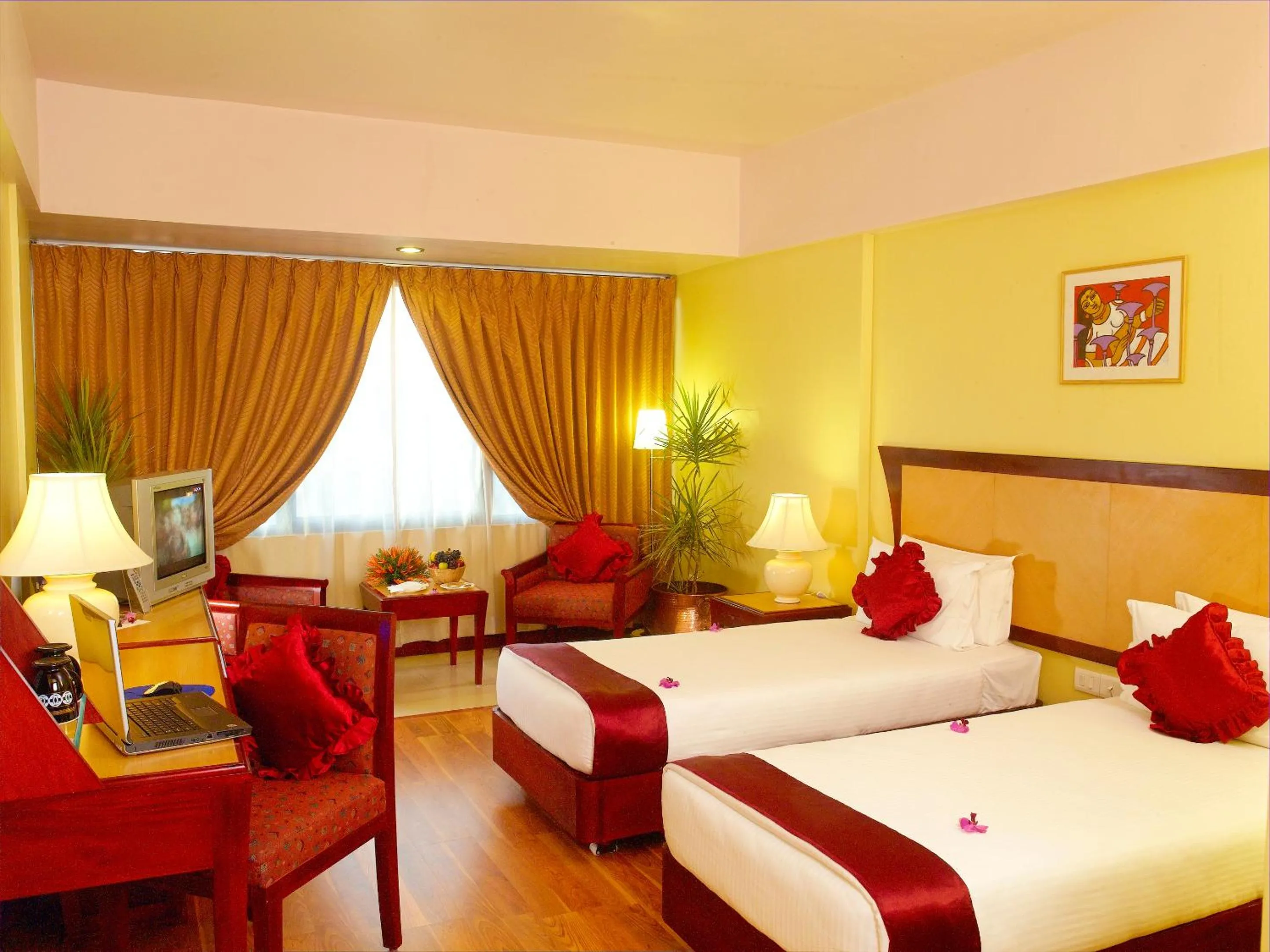 Bedroom, Bed in Classic Sarovar Portico Trivandrum