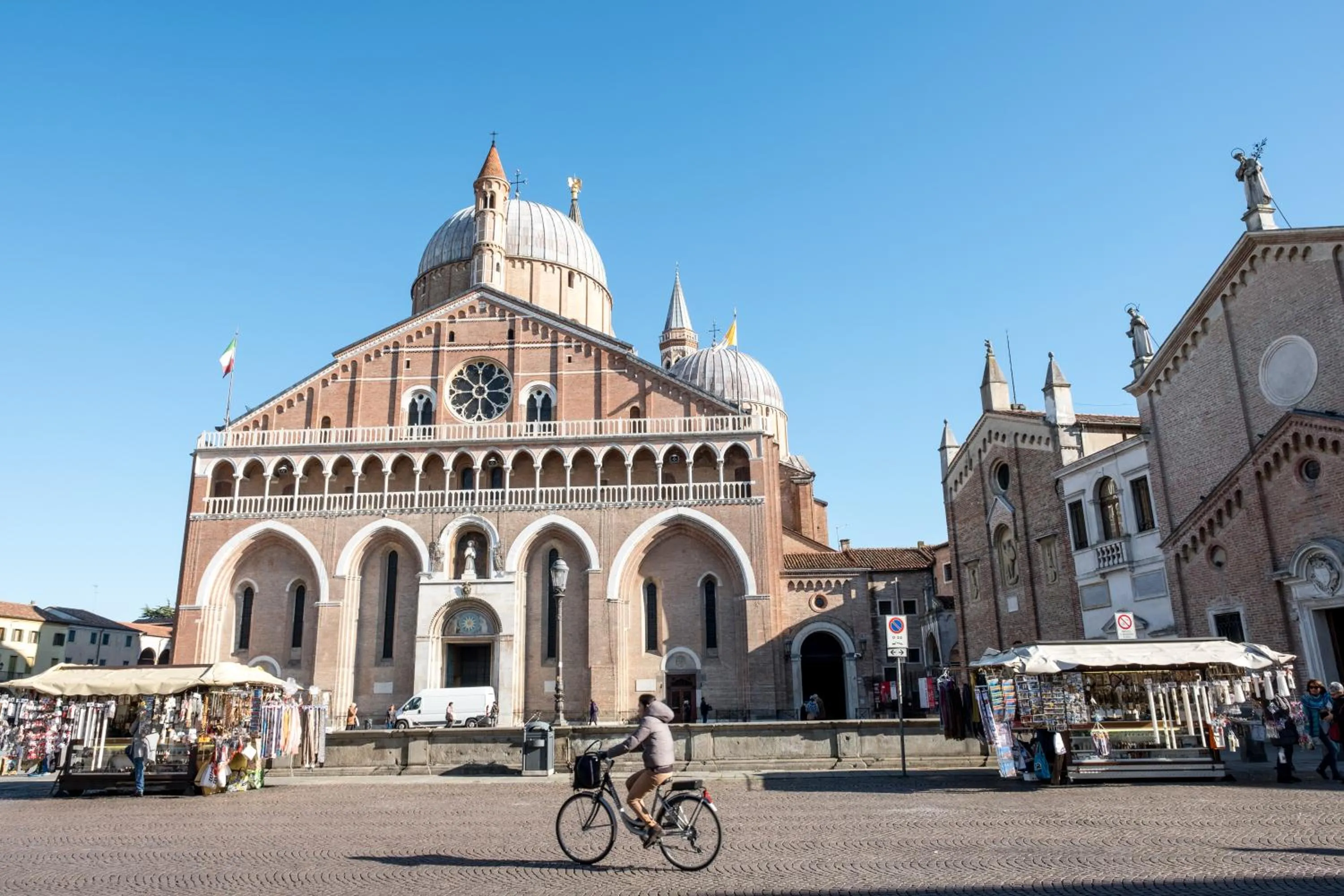 Property building in Hotel Mignon