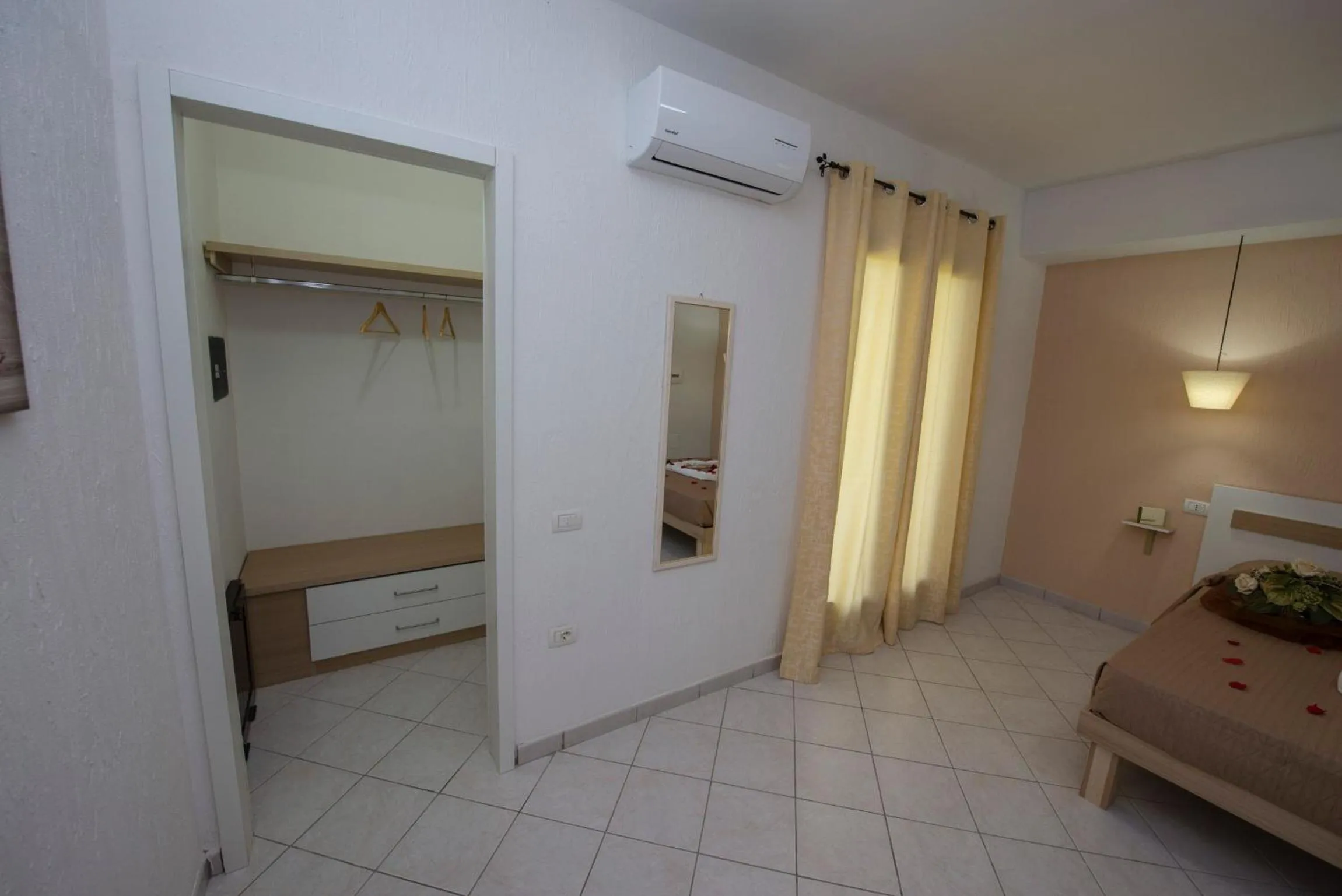 Bedroom, Bed in Villa Saturno