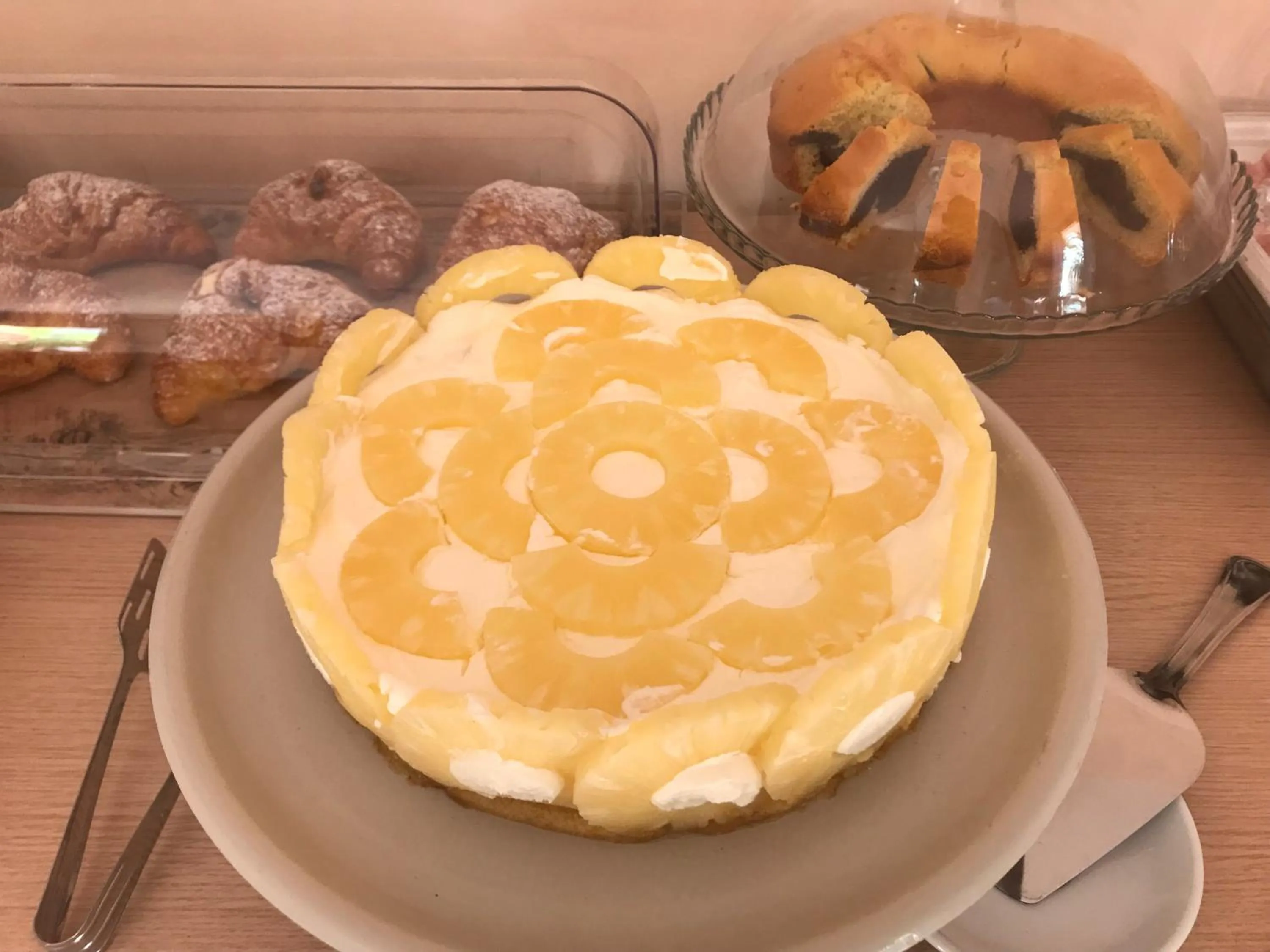 Buffet breakfast in Villa Saturno