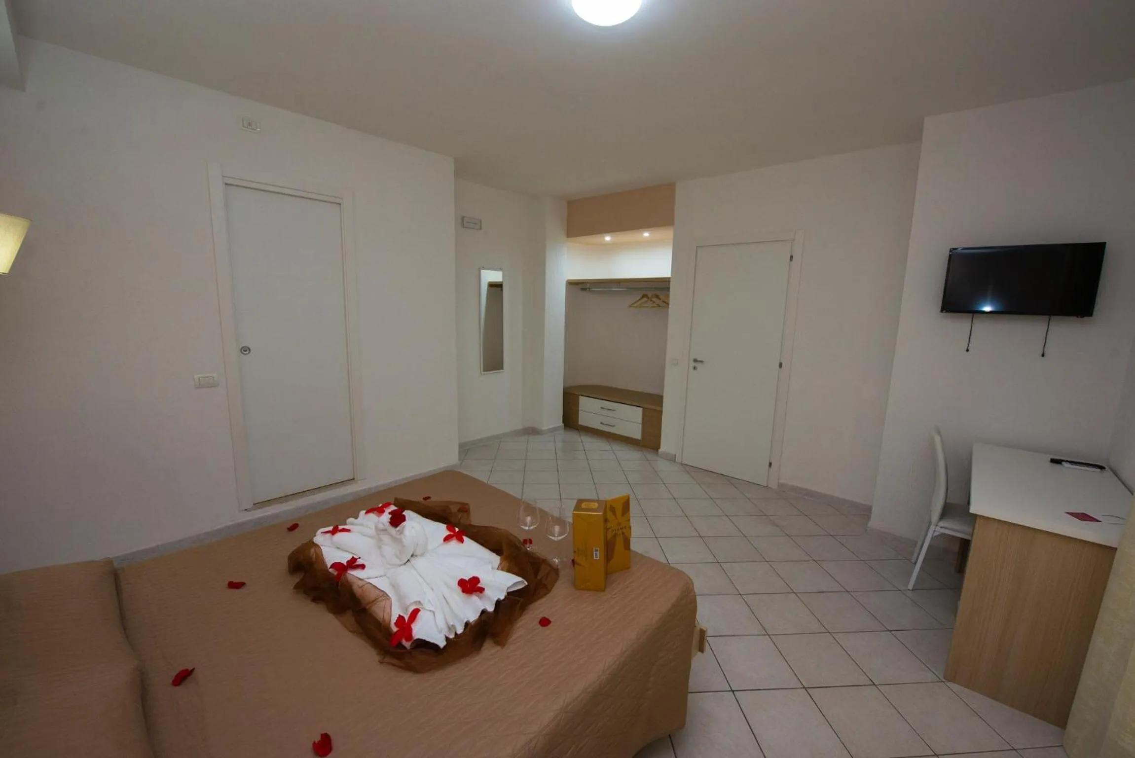 Bedroom, Bed in Villa Saturno