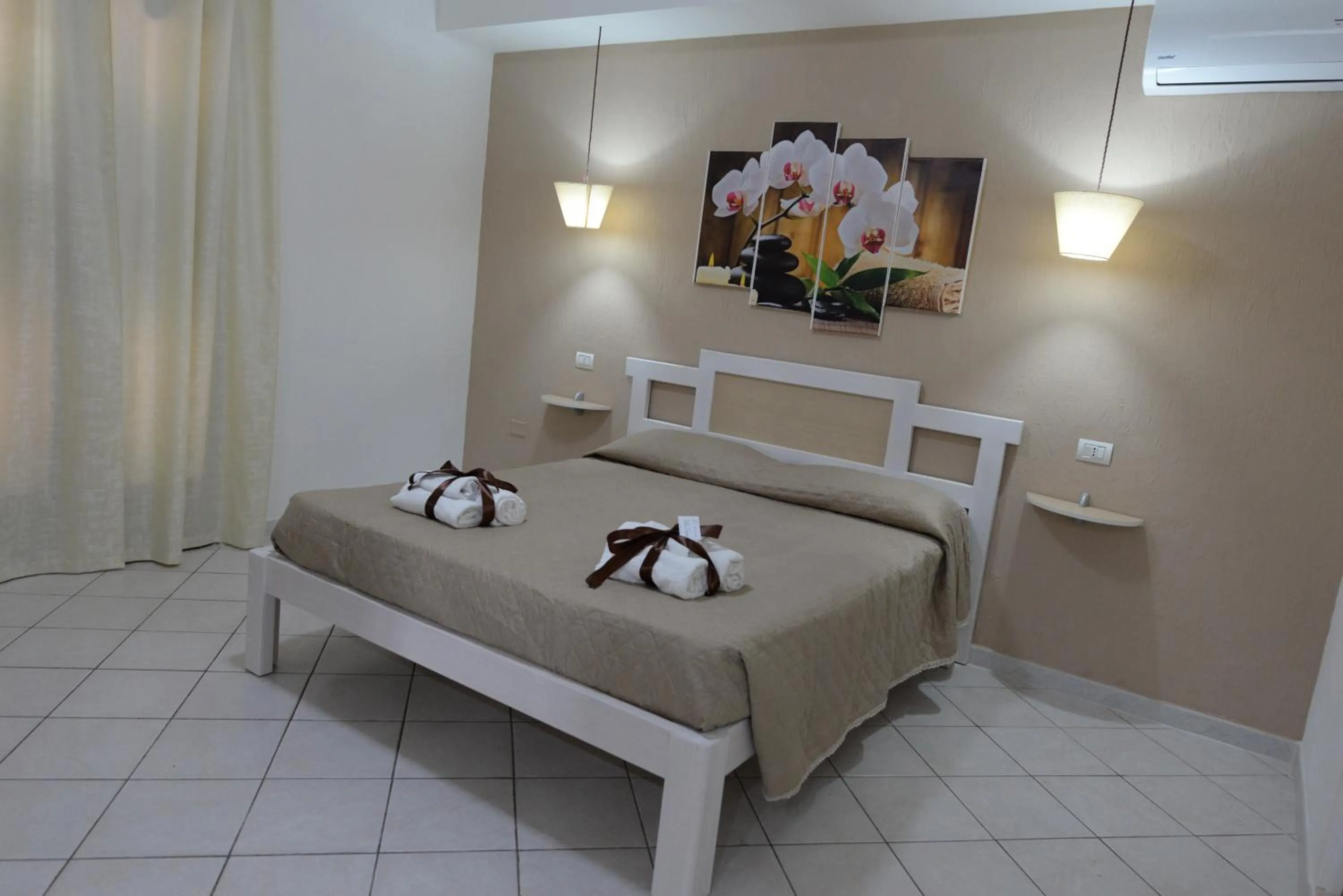 Bedroom, Bed in Villa Saturno