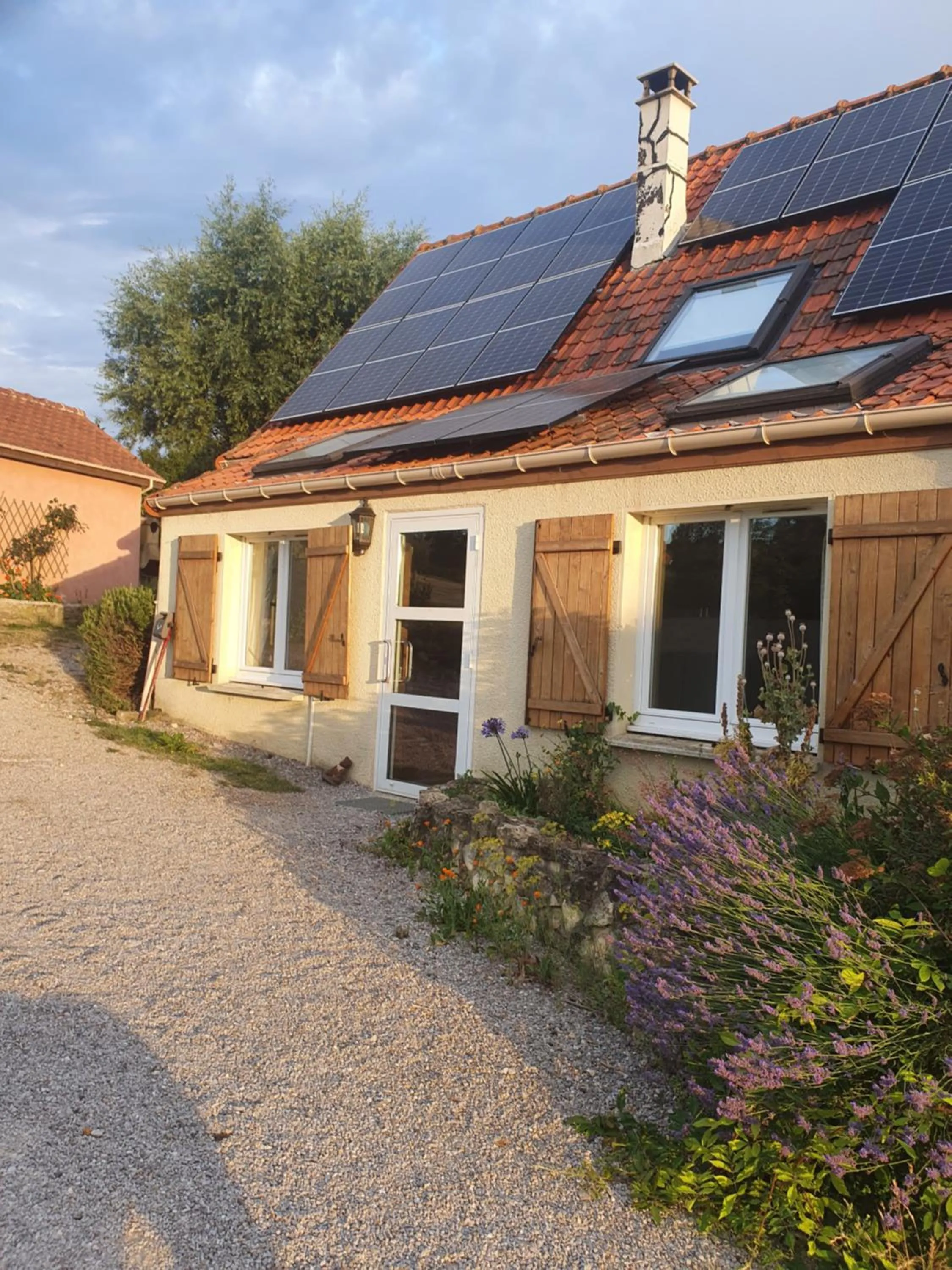 Facade/entrance in Le clos de Tournes