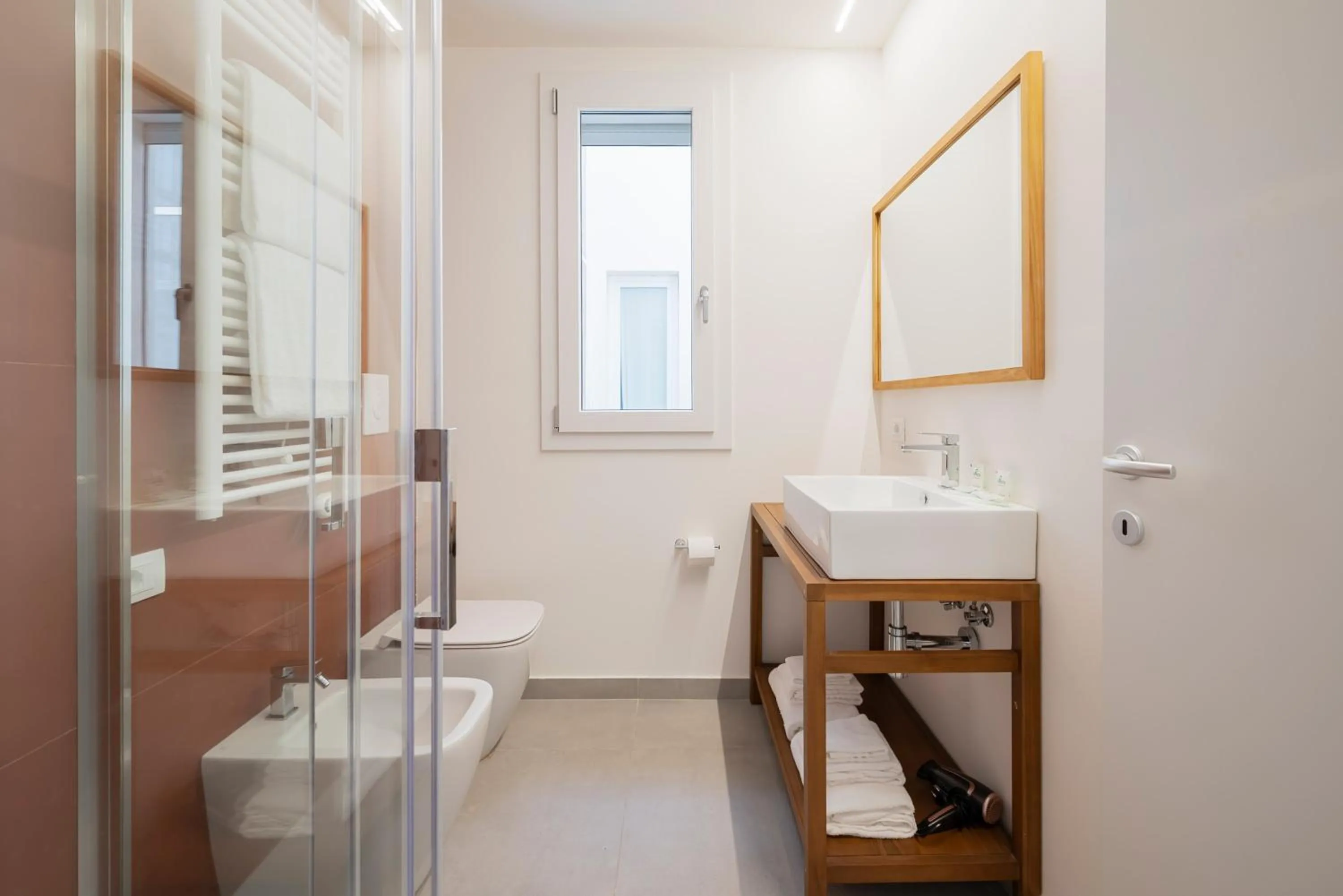 Bathroom in Hotel La Pineta