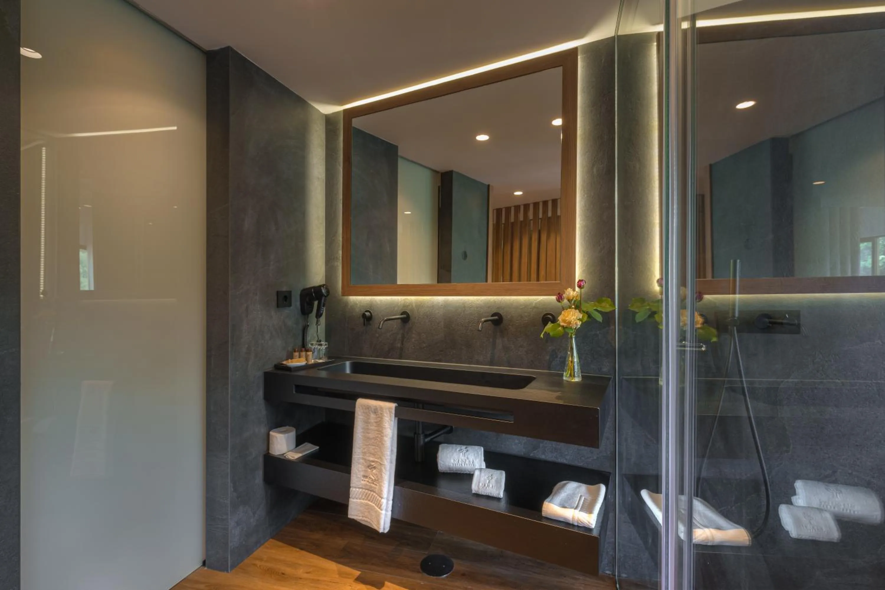 Bathroom in Hotel Rural Vale Do Rio