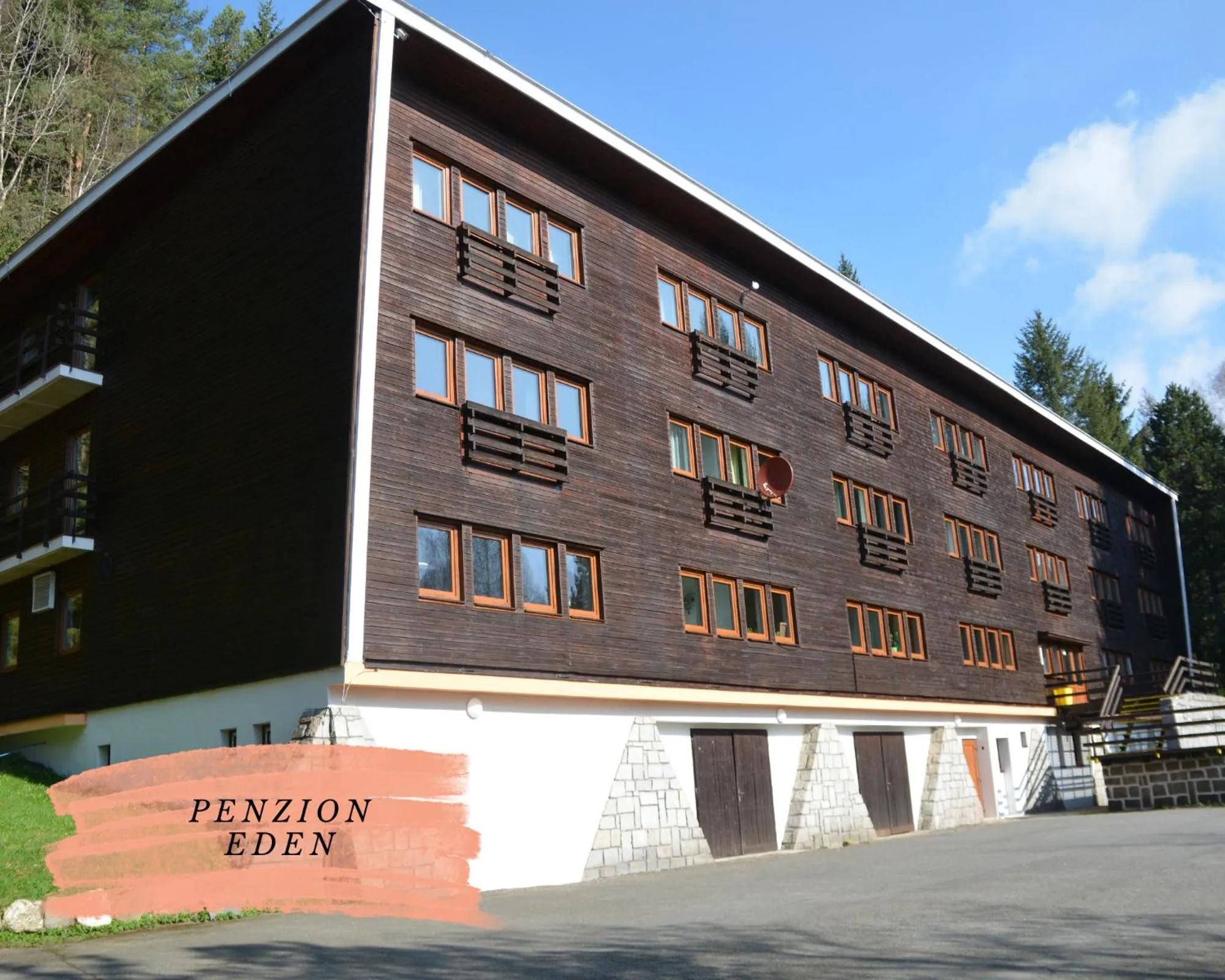 Property building in Depandance hotelu Kamzík