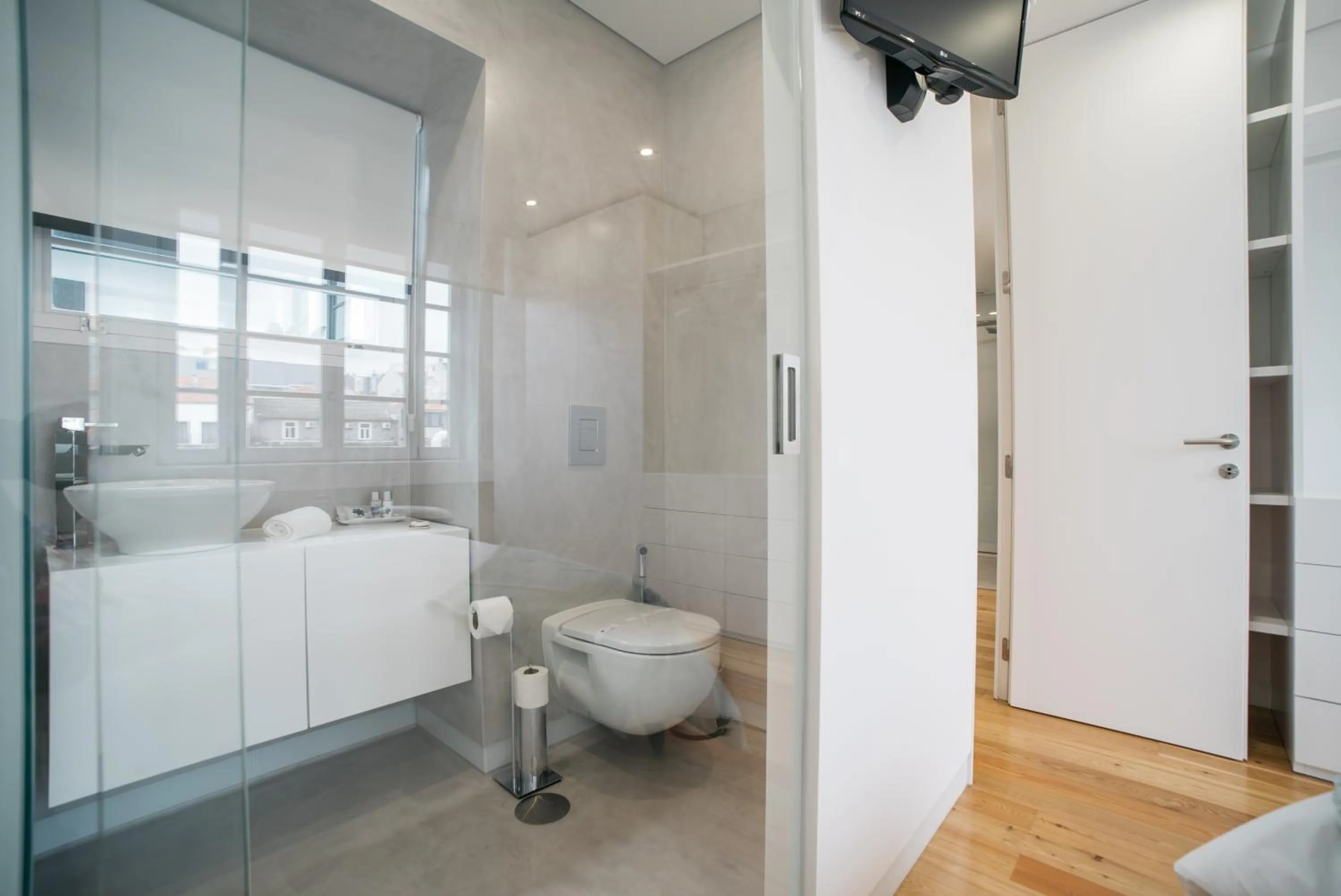 Shower in D'Autor Apartments Sá da Bandeira