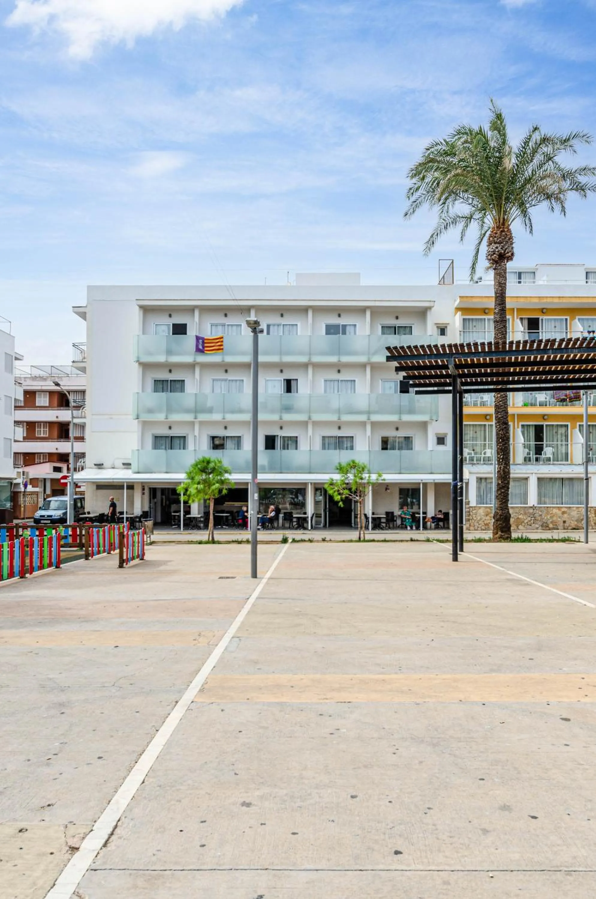 Facade/entrance in Hostal Gami Adults Only