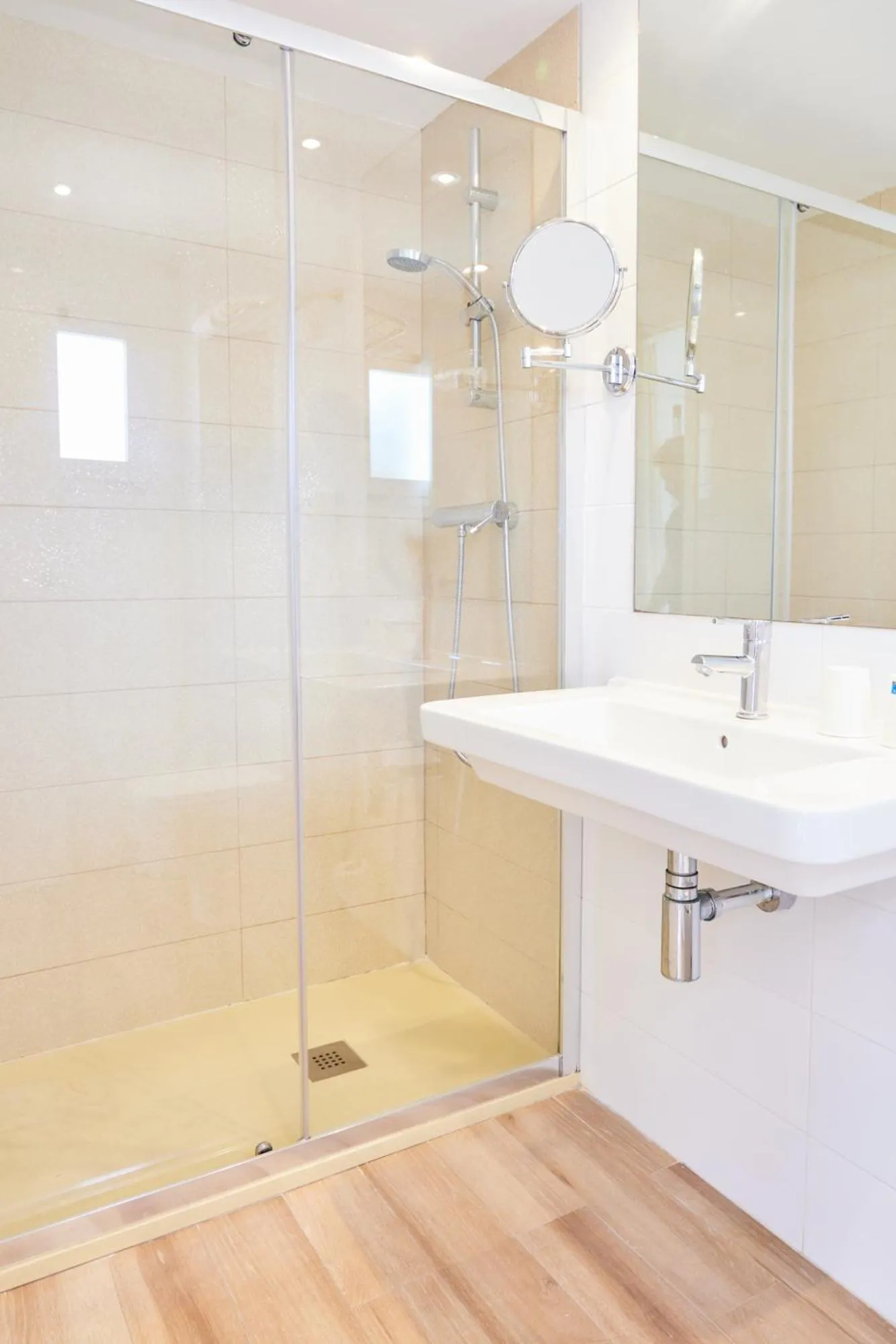 Bathroom in Hostal Gami Adults Only