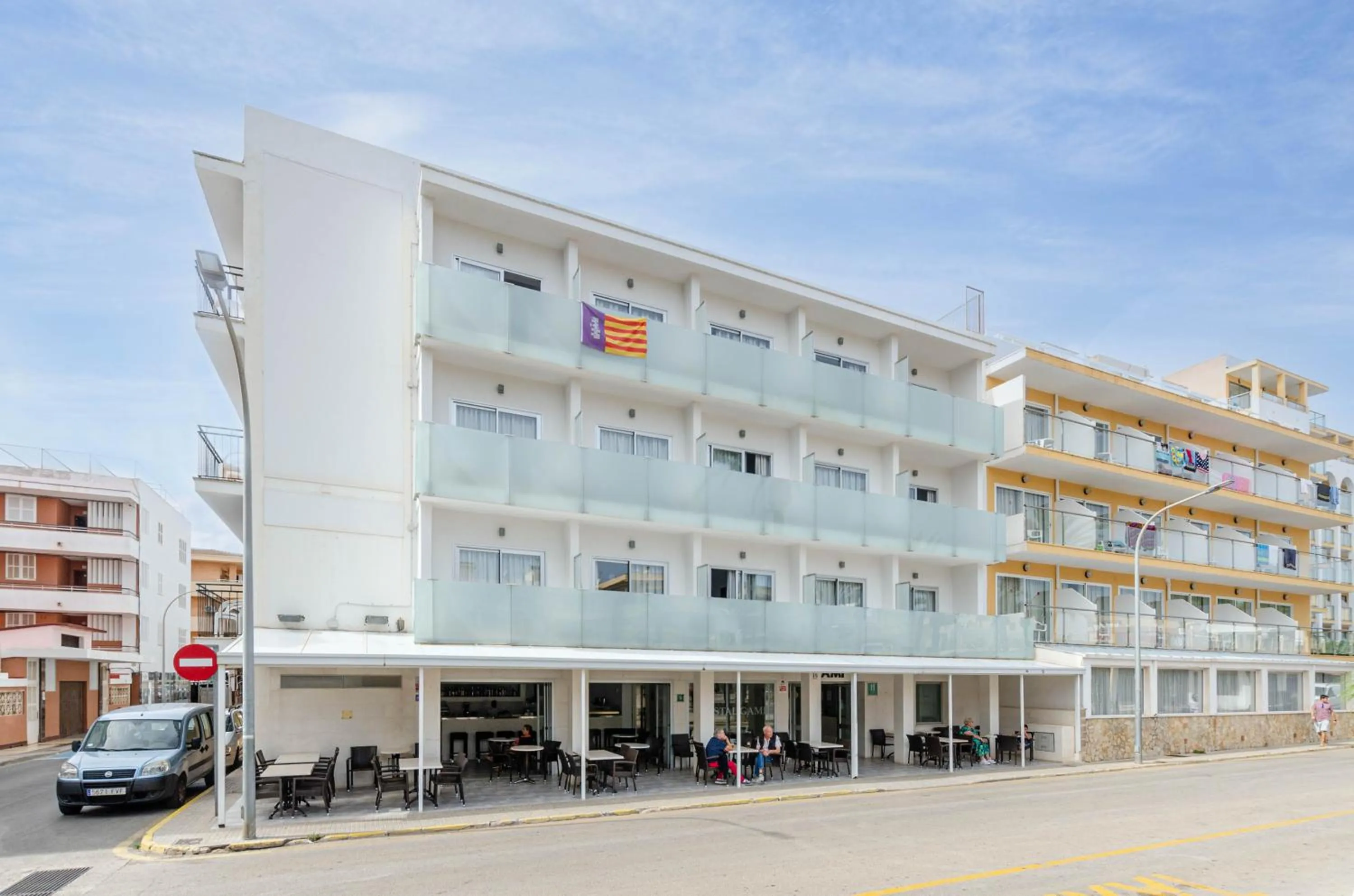 Facade/entrance in Hostal Gami Adults Only