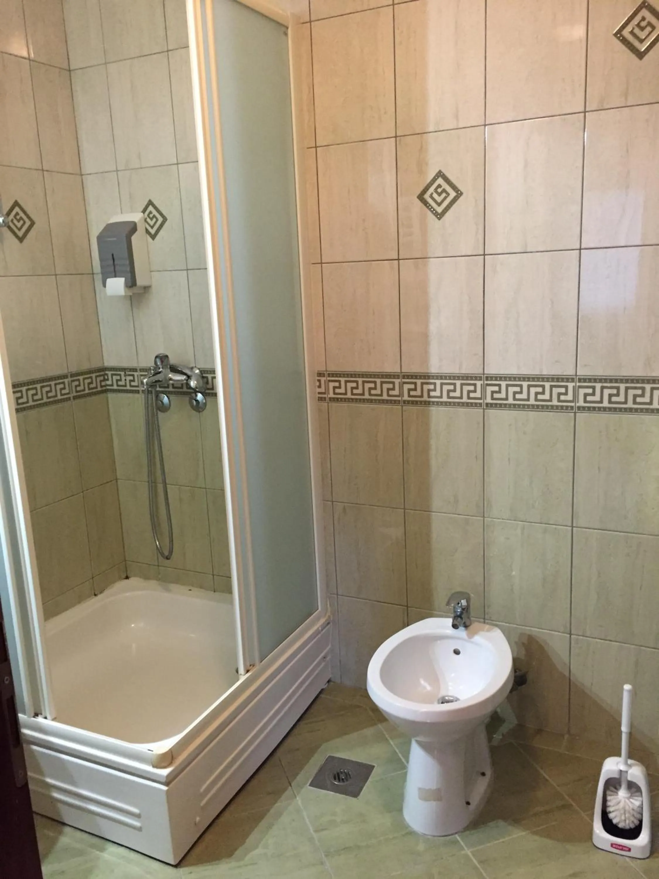 Shower in Accommodation Tara