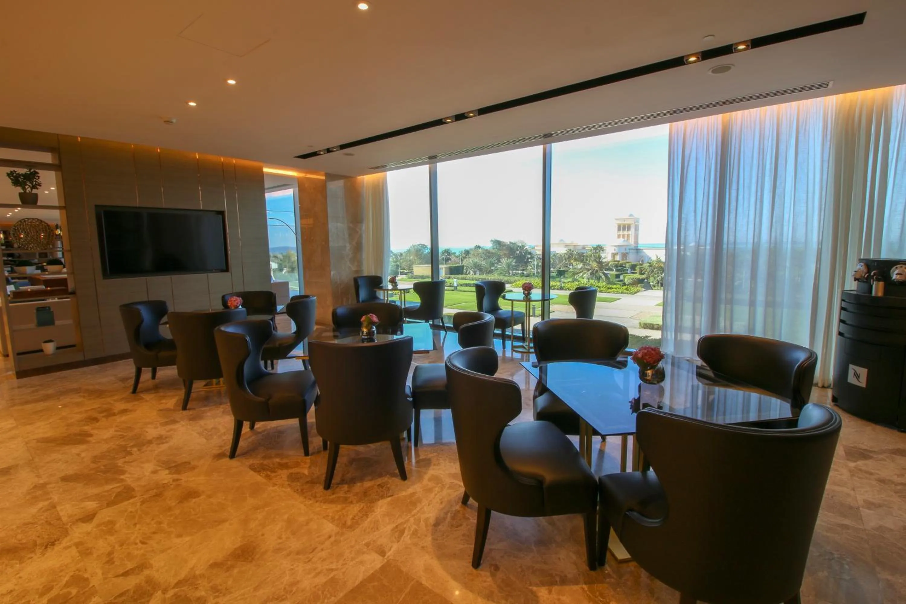 Lounge or bar in Views Hotel & Residences - Emaar King Abdullah Economic City