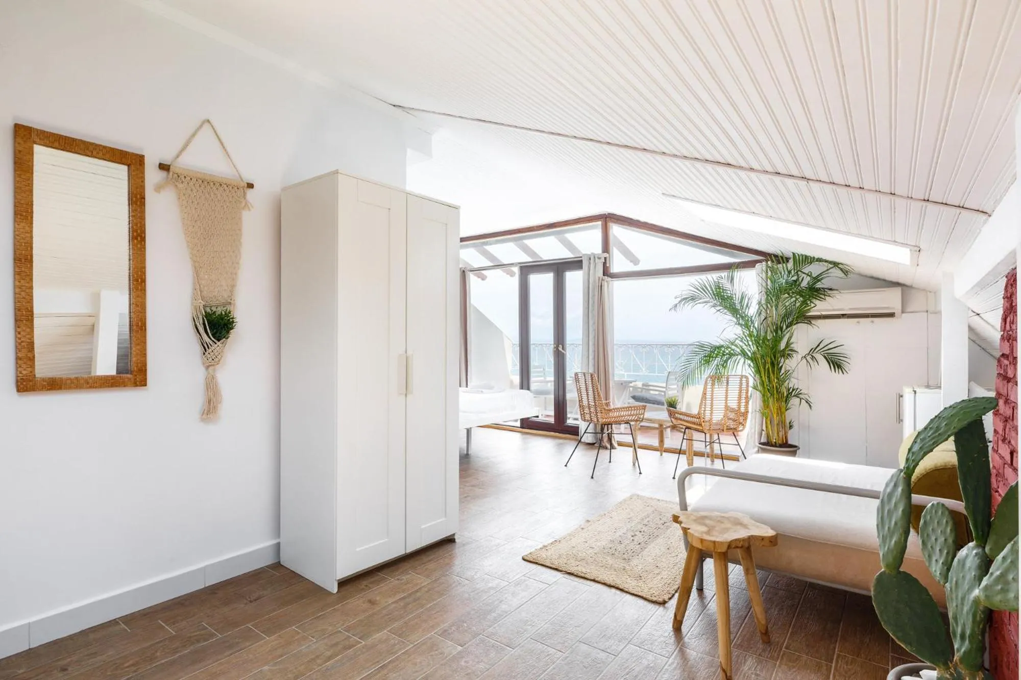 Seating area in Marabou Hotel