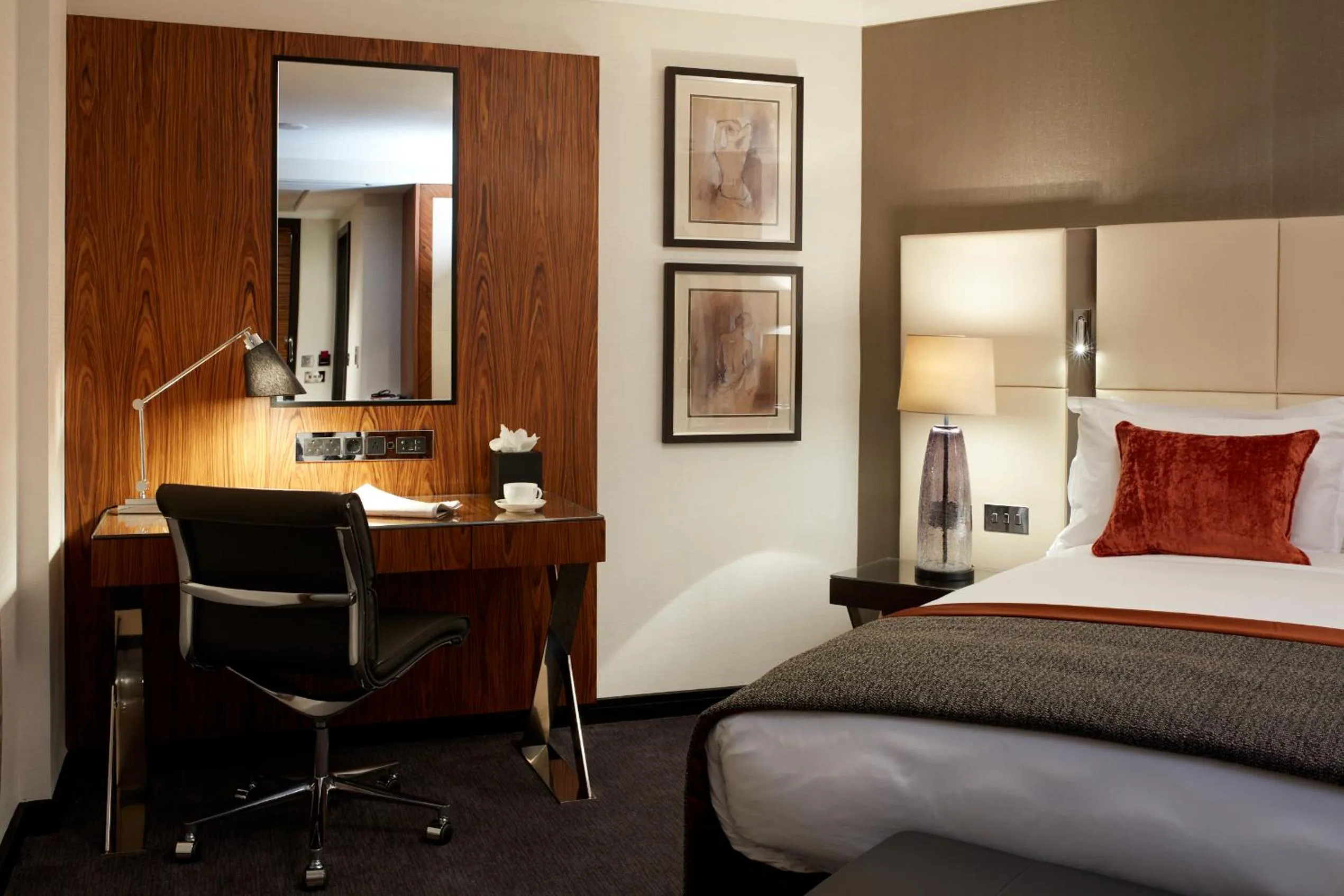 Bedroom, Bed in Hyatt Regency London Albert Embankment
