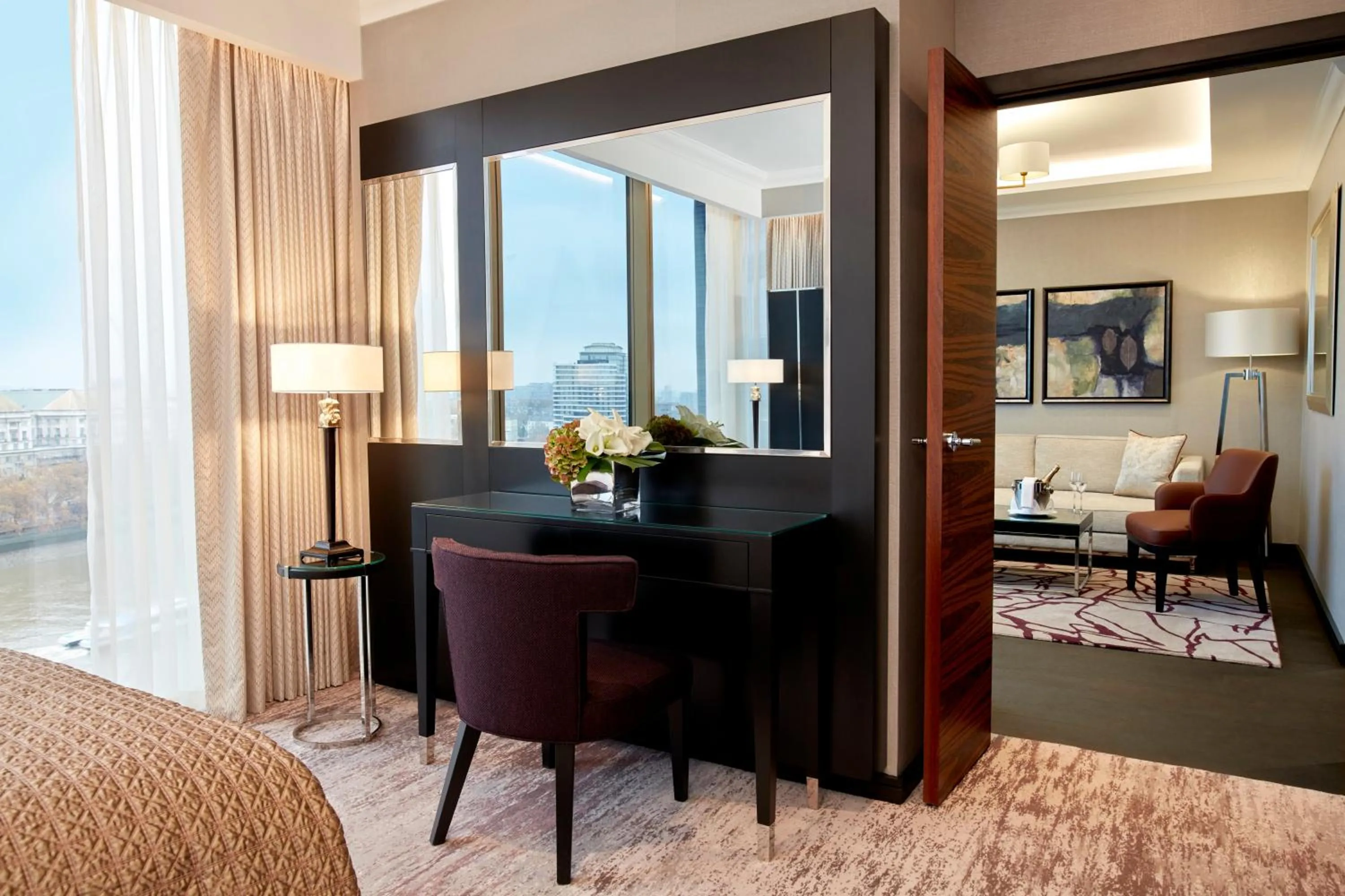 Living room in Hyatt Regency London Albert Embankment